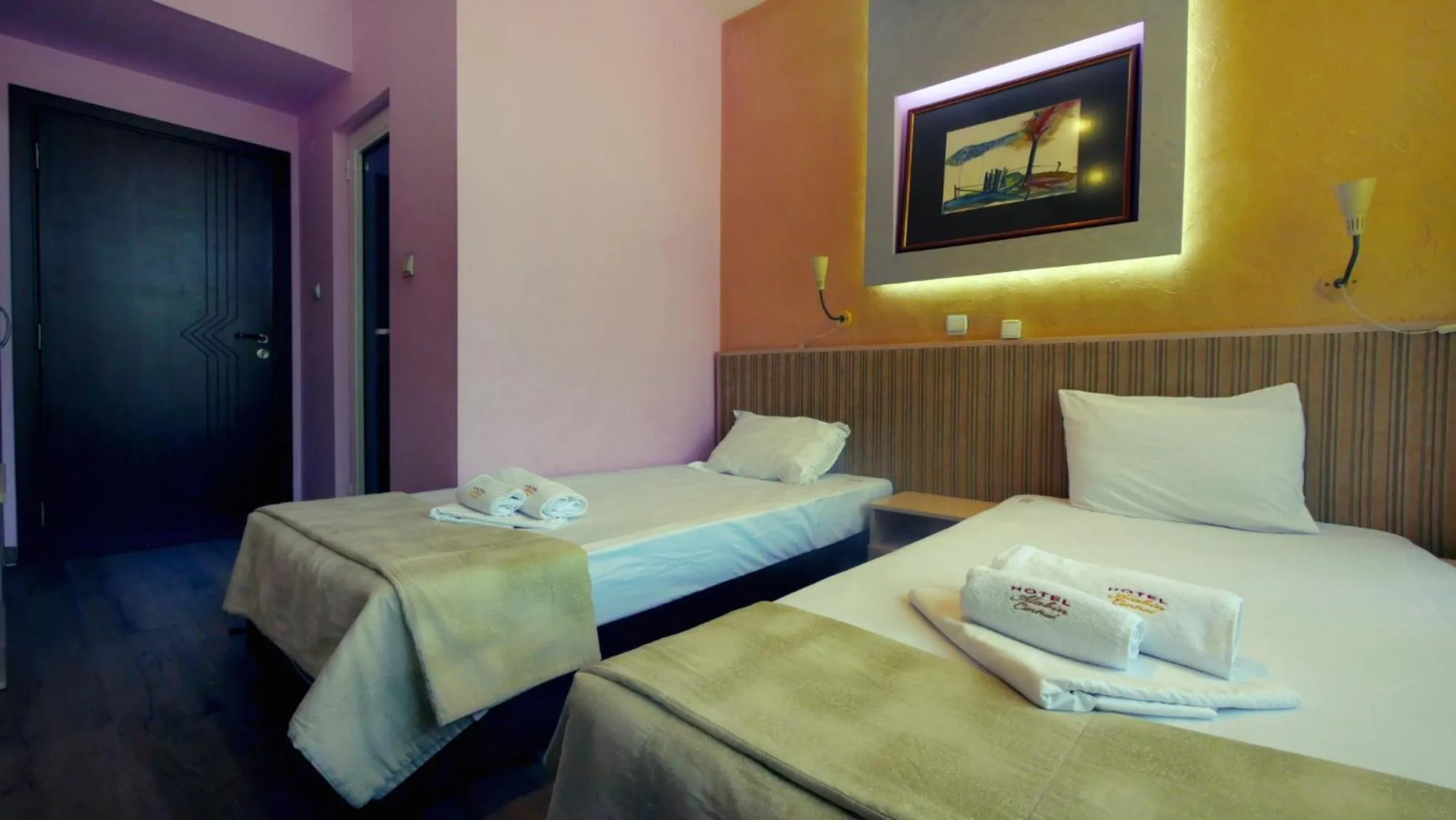 Bed in Hotel Alabin Central