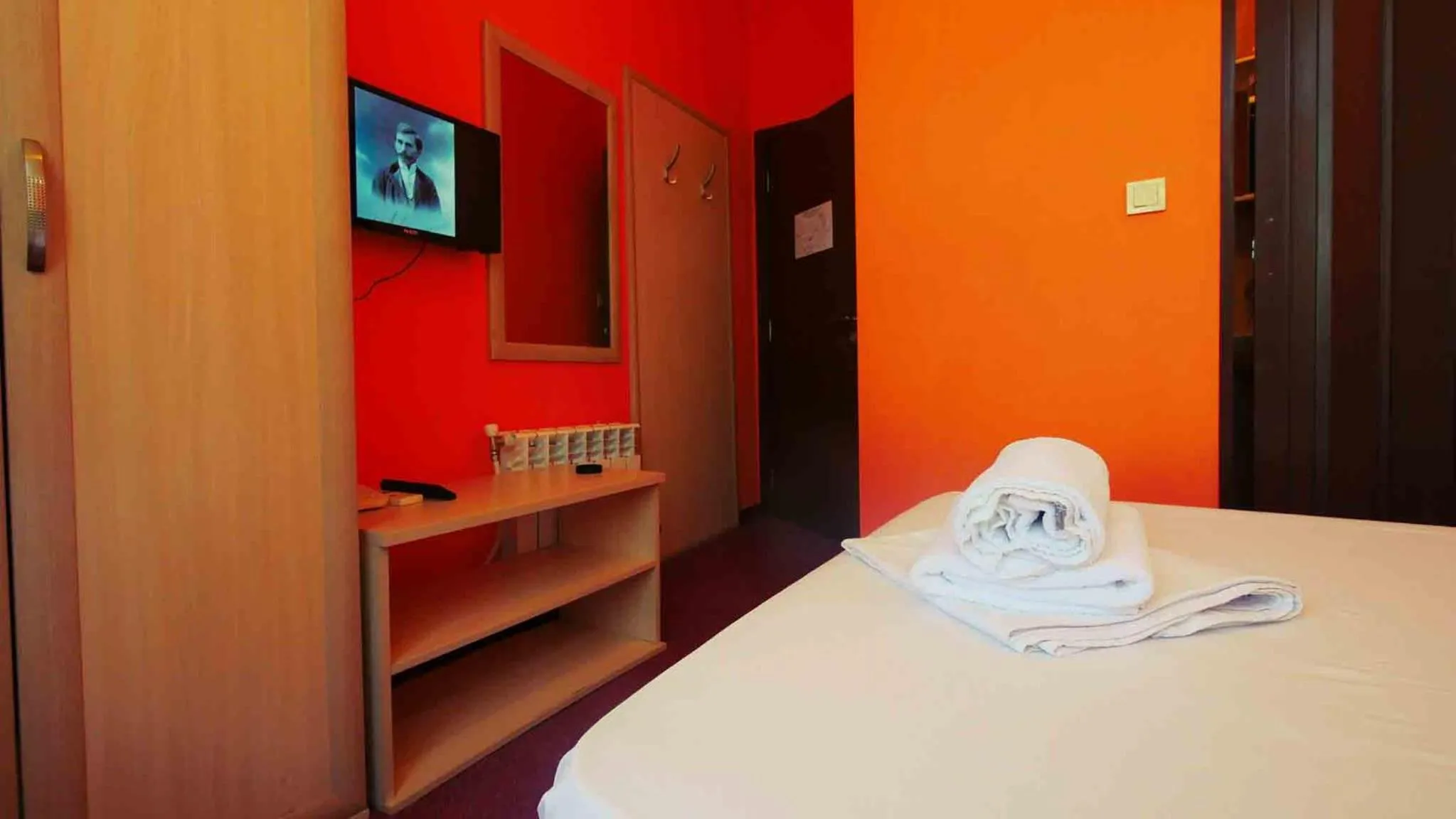 Bed in Hotel Alabin Central