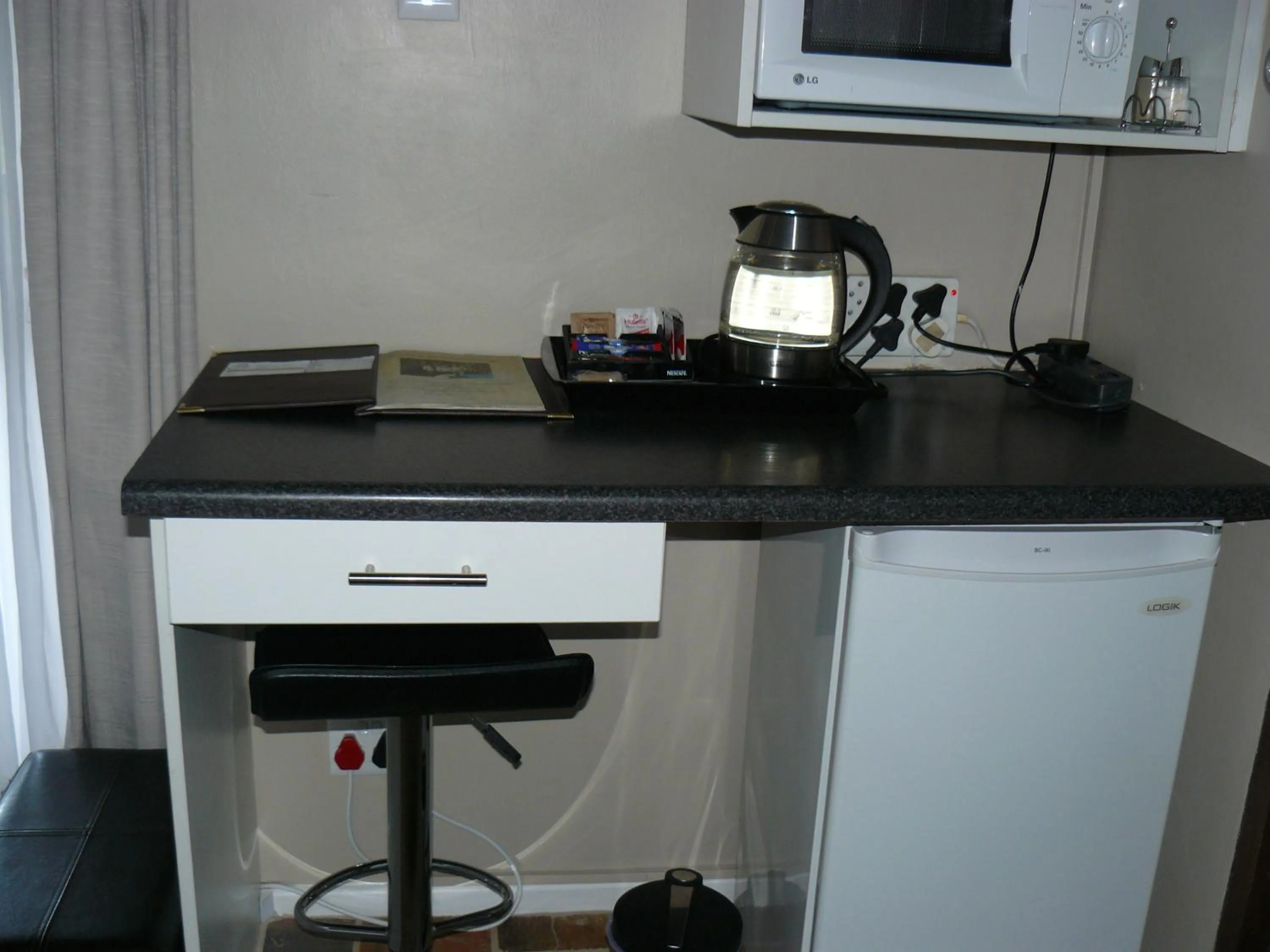 Coffee/tea facilities in See More Guest House