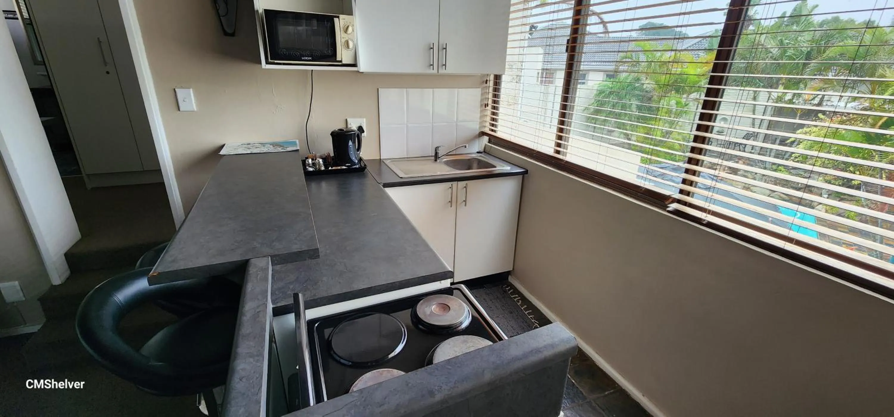 Kitchen or kitchenette in See More Guest House