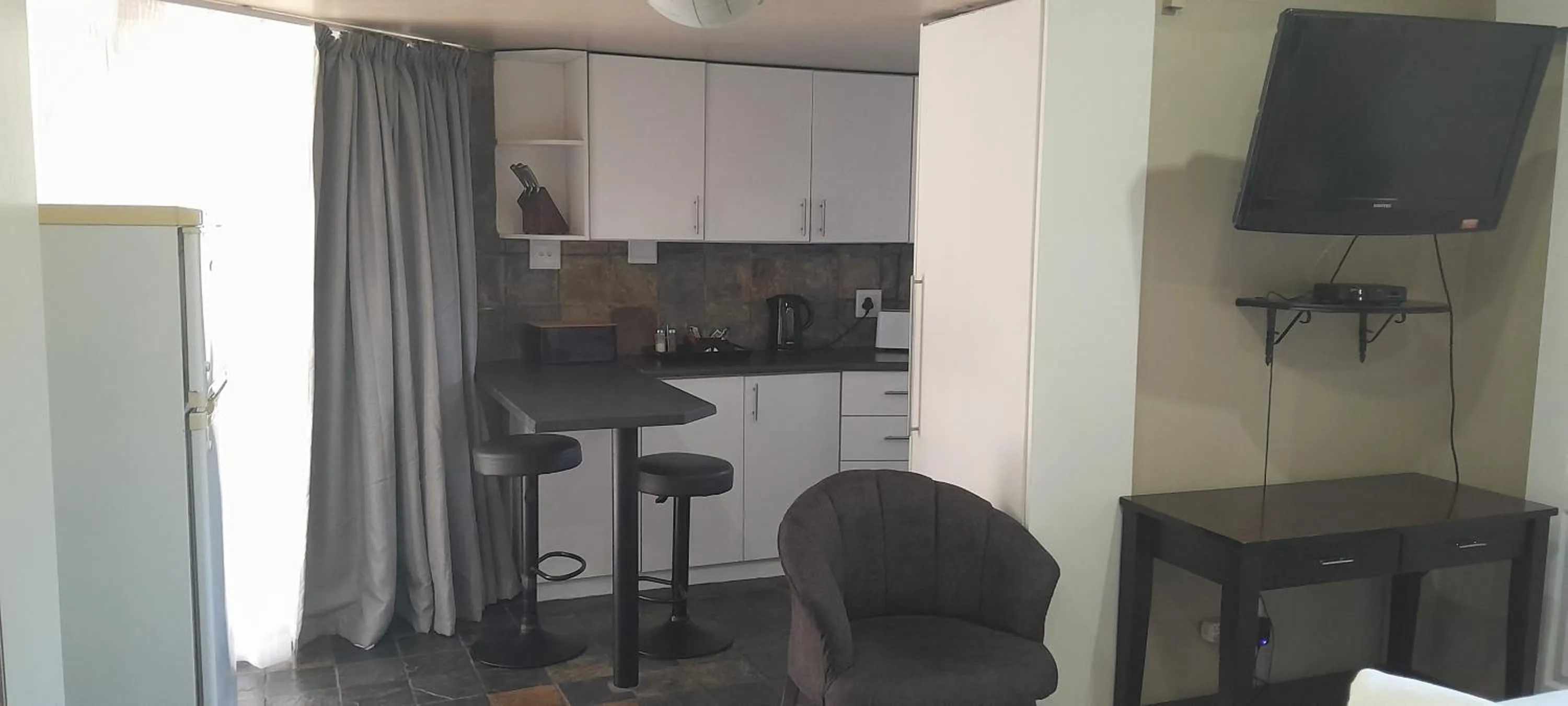 Kitchen or kitchenette in See More Guest House