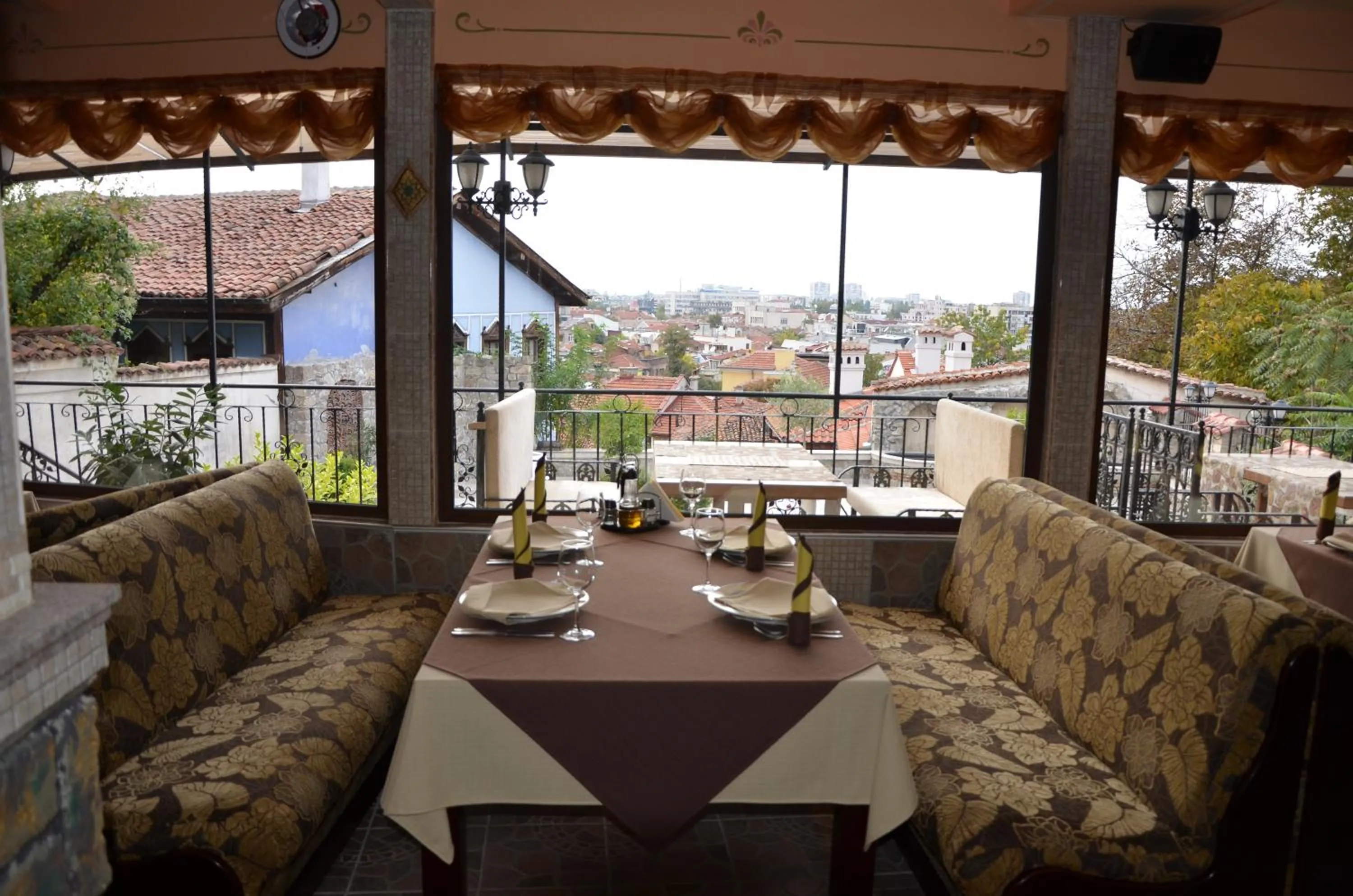 Restaurant/places to eat in Boutique Hotel Boris Palace & Restaurant