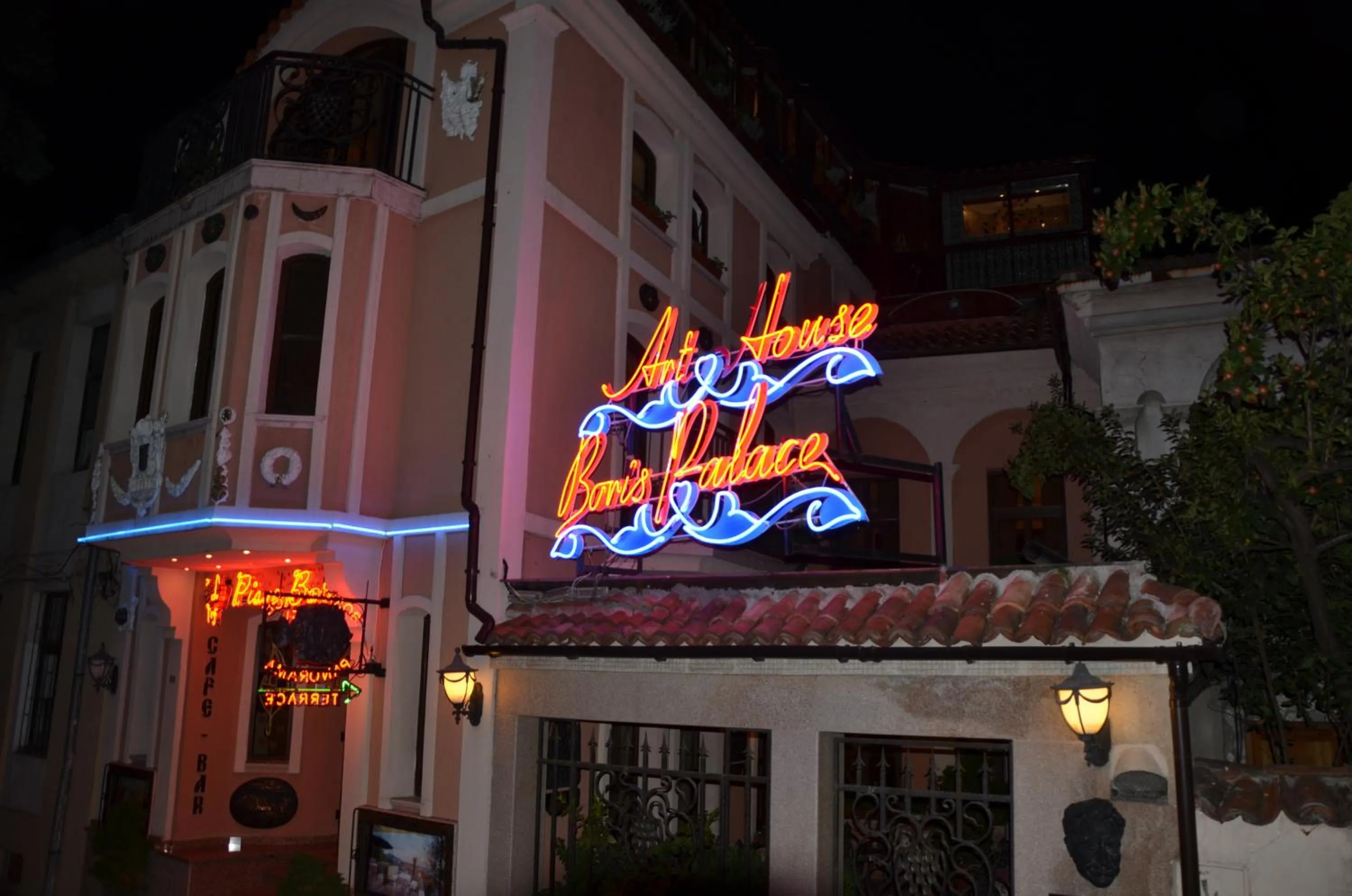Facade/entrance in Boutique Hotel Boris Palace & Restaurant