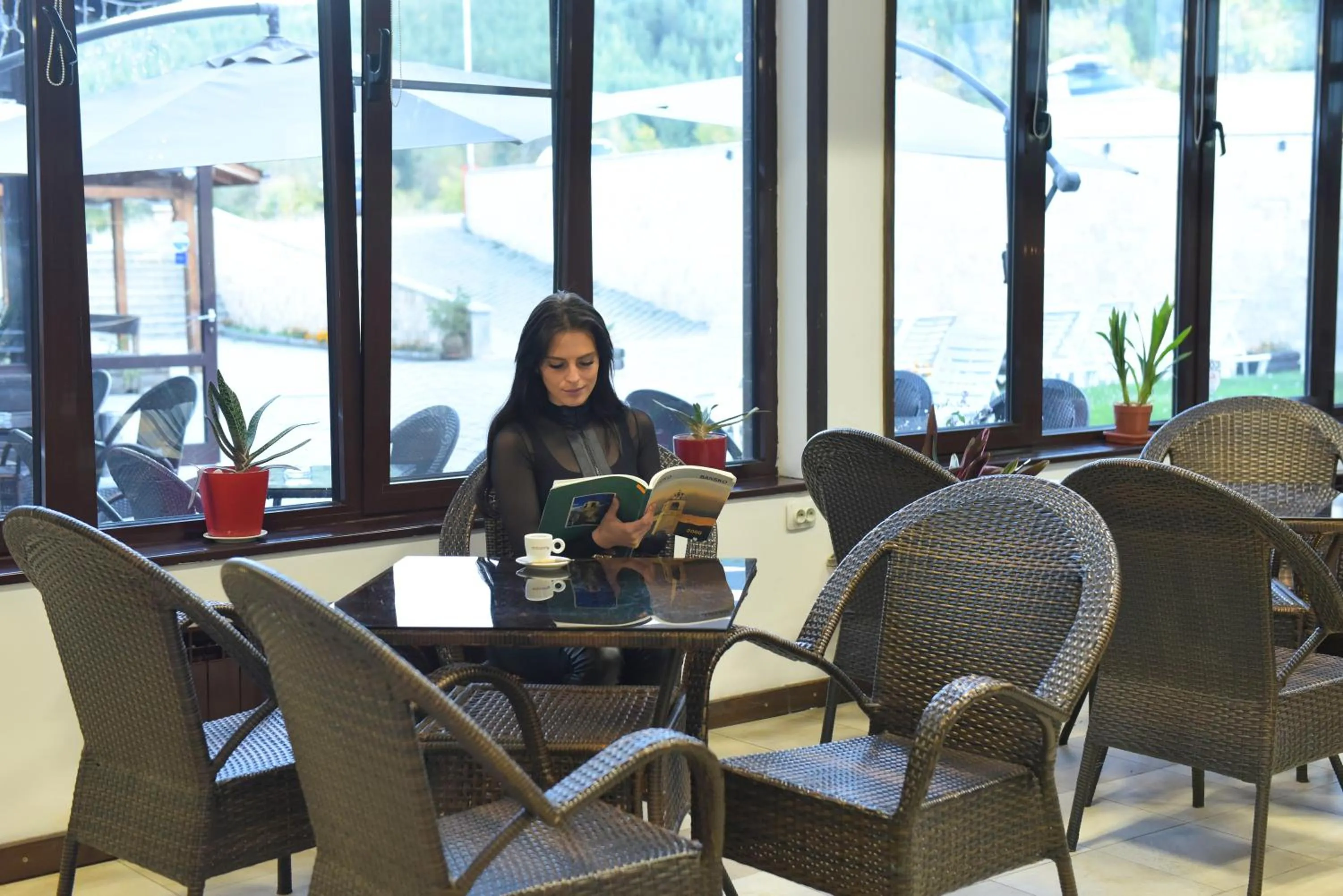 Royal Bansko - Family Apart Hotel With All Inclusive Light or HB&Drinks and Hot Pool & Jacuzzis