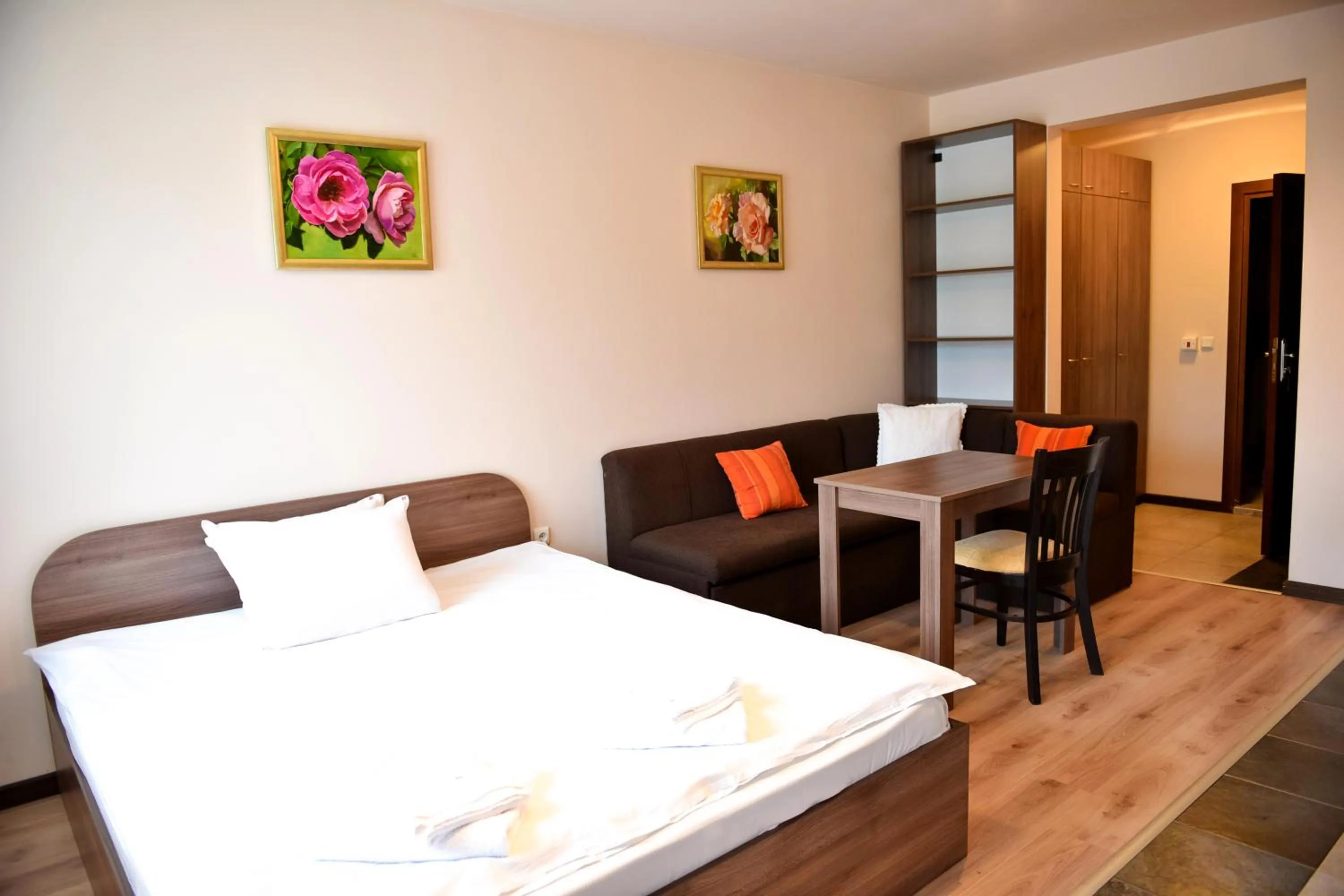 Photo of the whole room, Bed in Royal Bansko - Family Apart Hotel With All Inclusive Light or HB&Drinks and Hot Pool & Jacuzzis