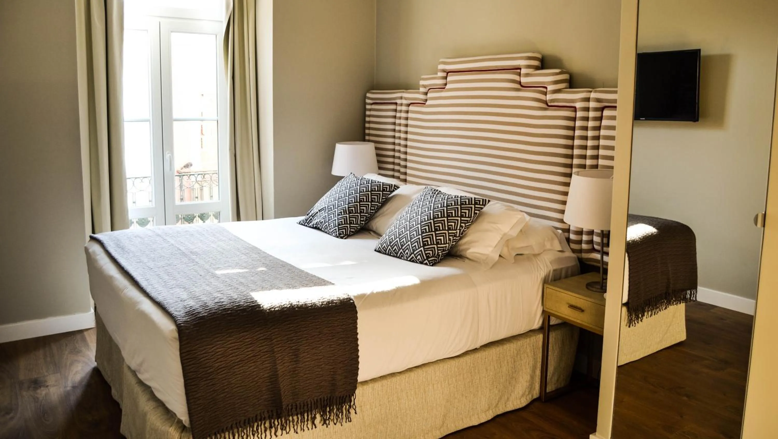 Bedroom, Bed in Bairro Alto Suites