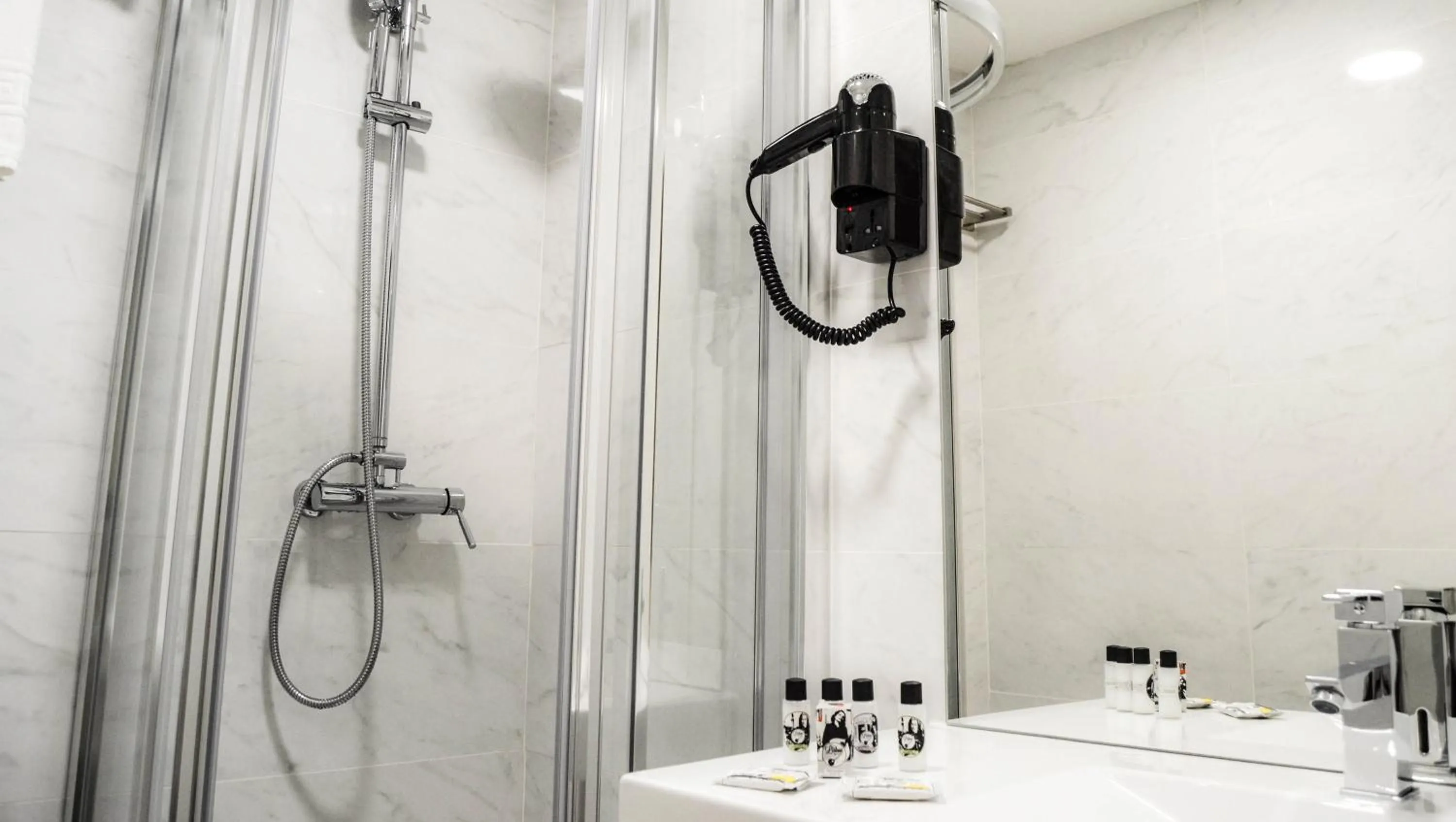 Bathroom in Bairro Alto Suites