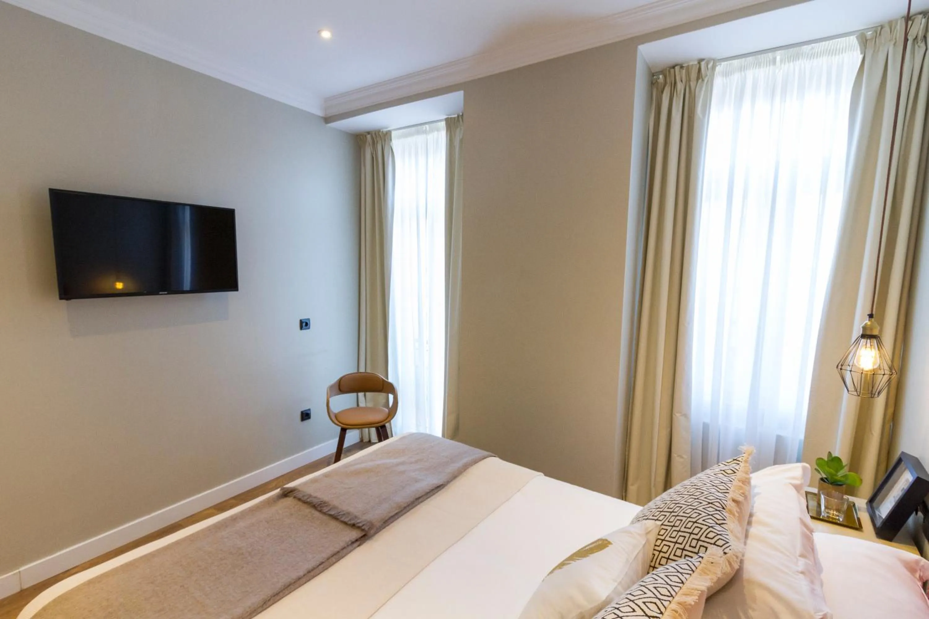 Bedroom, Bed in Bairro Alto Suites