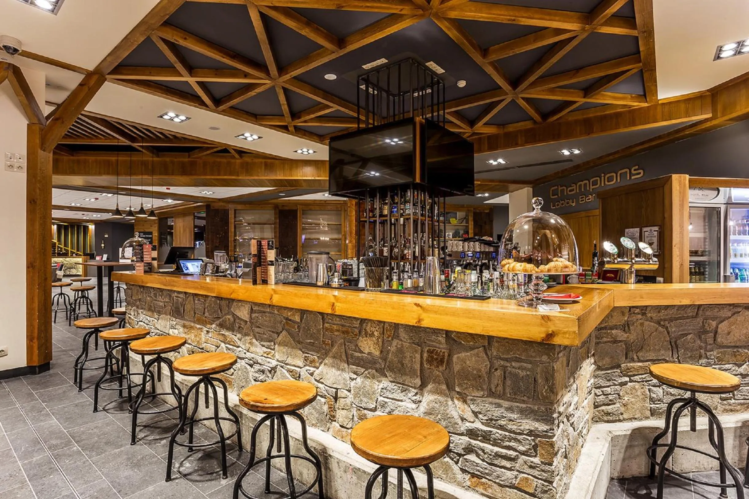 Lounge or bar in Rila Hotel Borovets