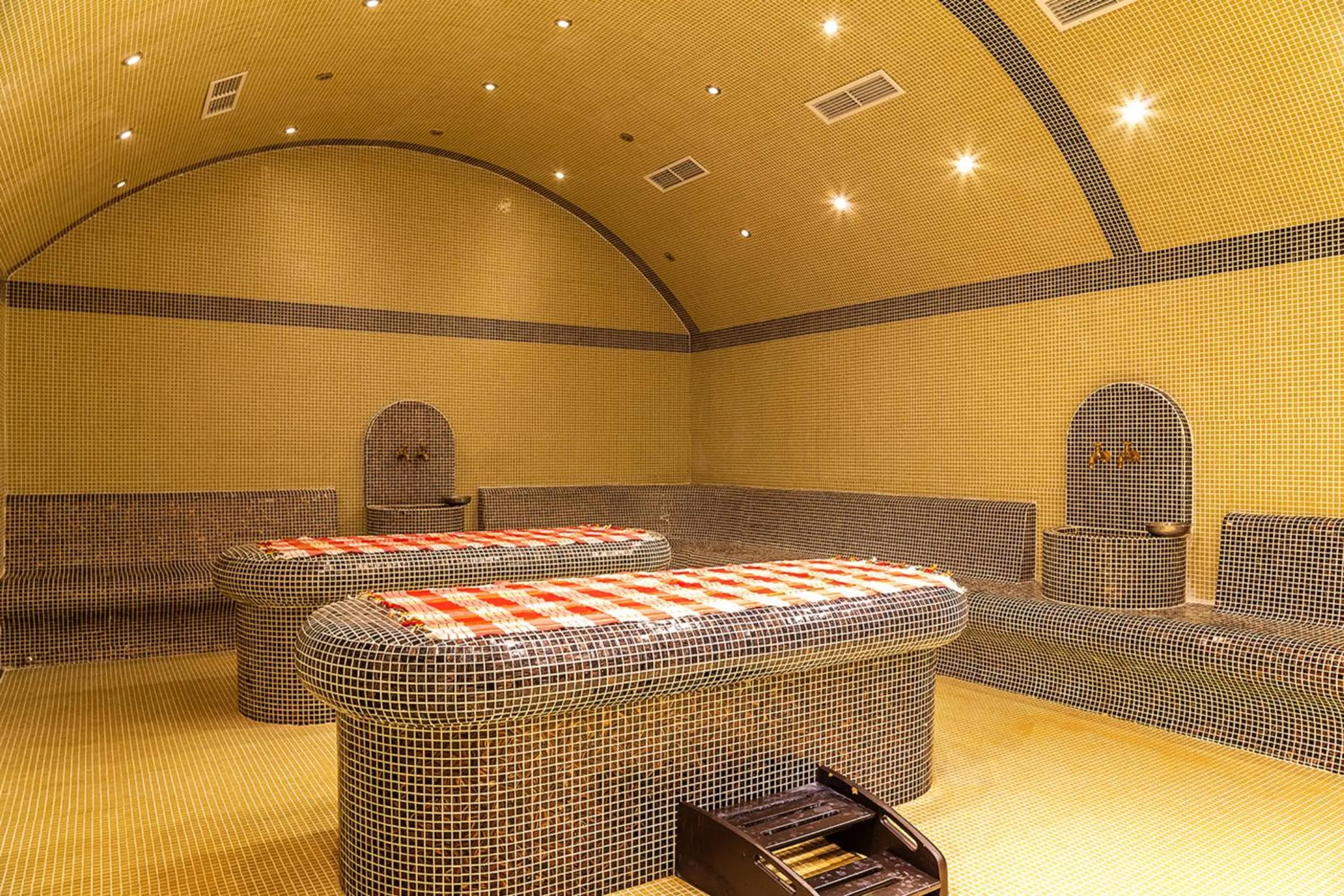 Steam room in Rila Hotel Borovets