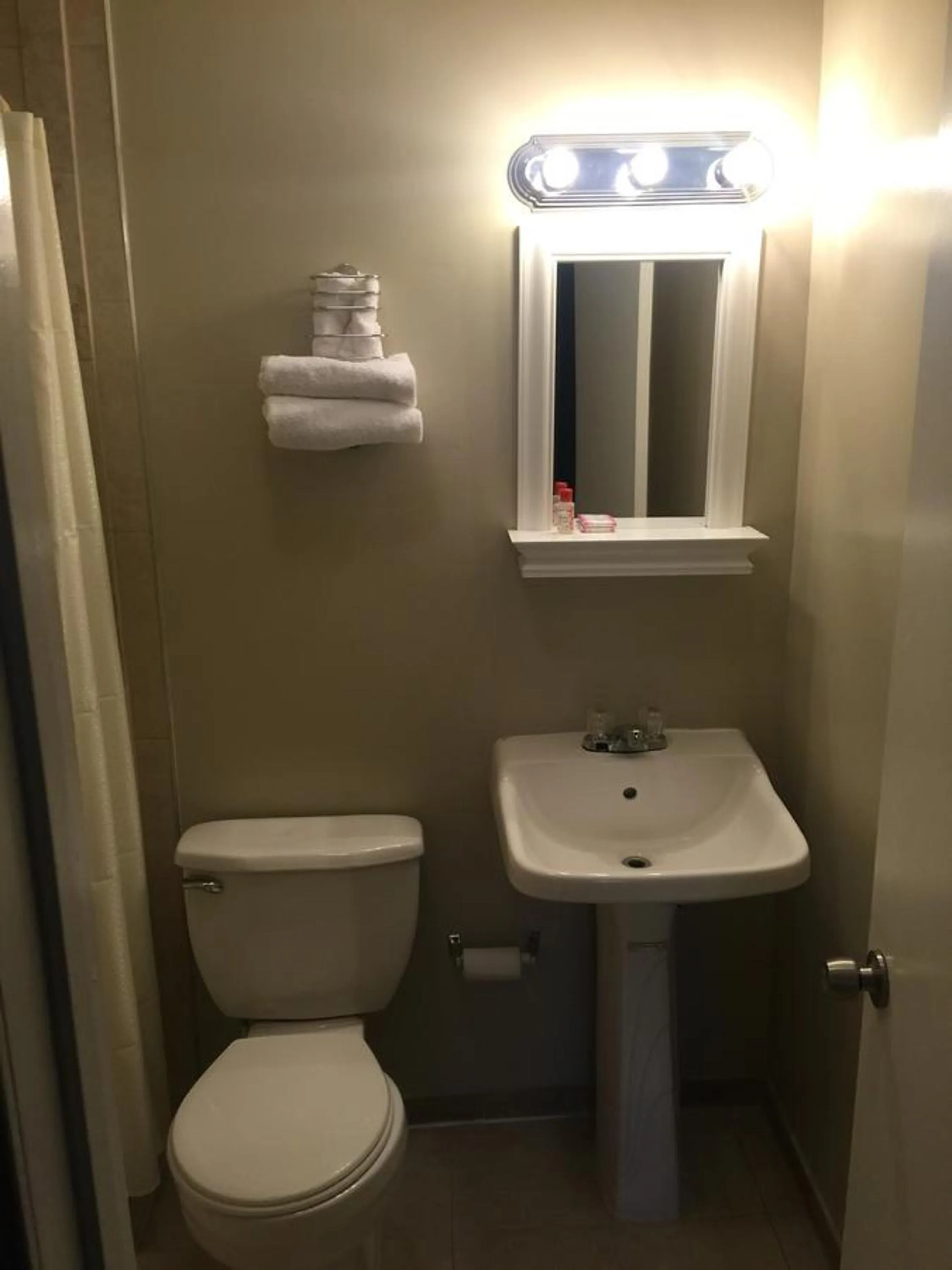 Scottish Inn and Suites - Bensalem-Philadelphia