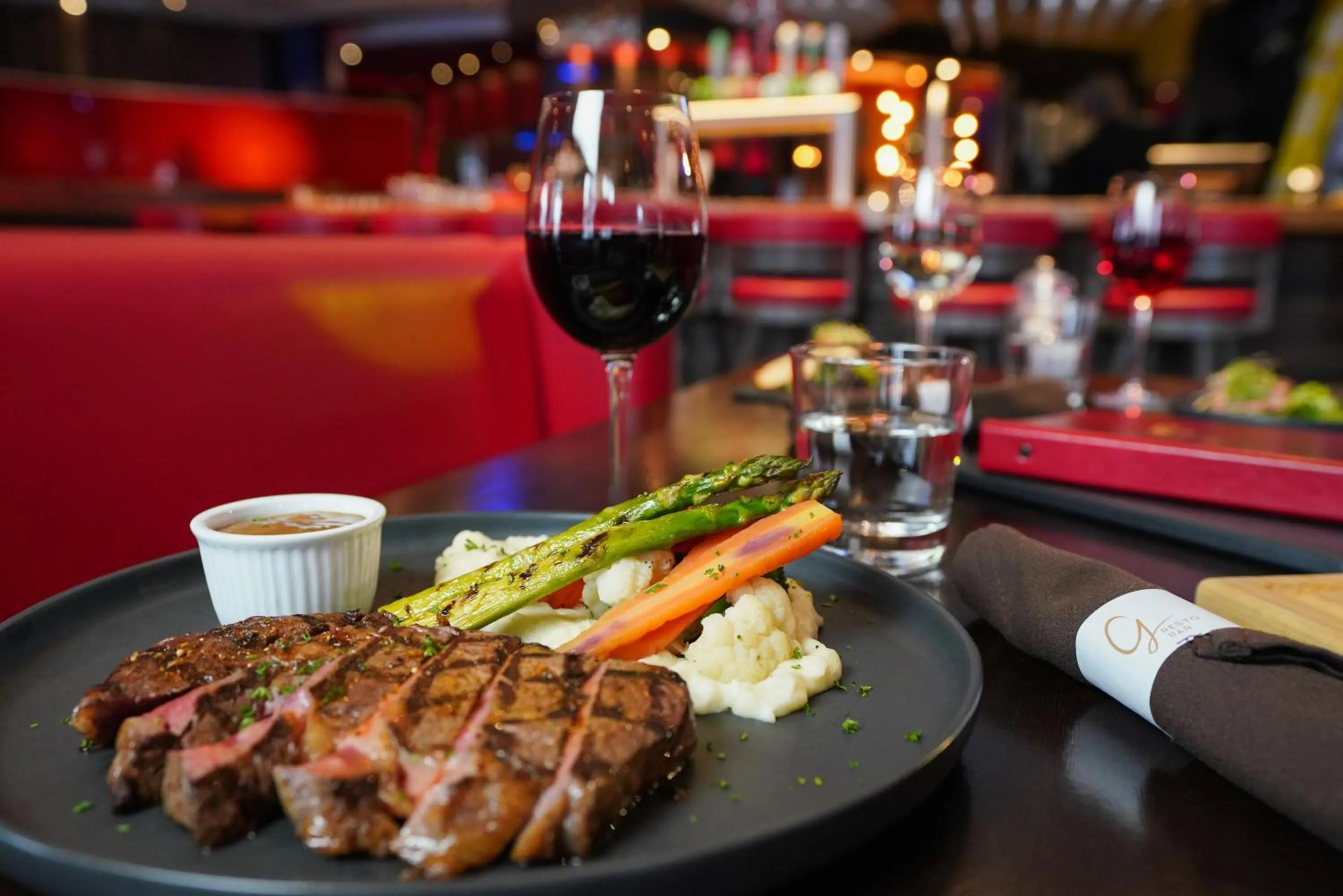 Restaurant/places to eat in Hôtel Plaza Québec par JARO