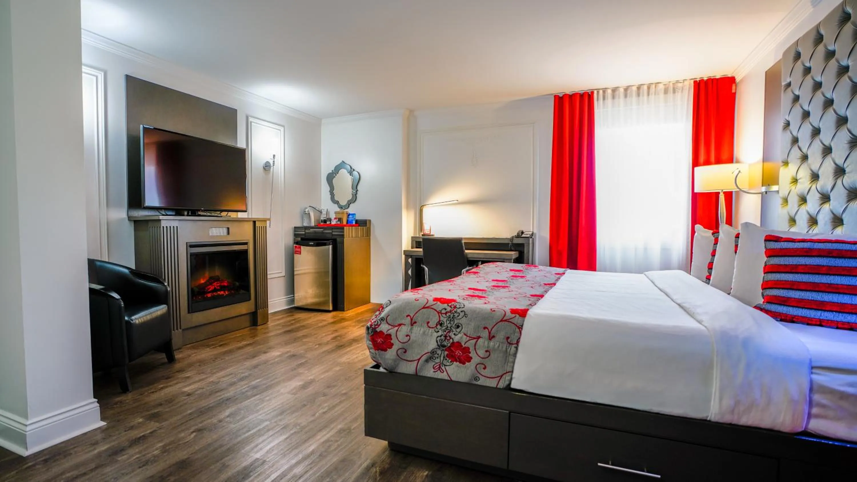 Bed in Hôtel Plaza Québec par JARO