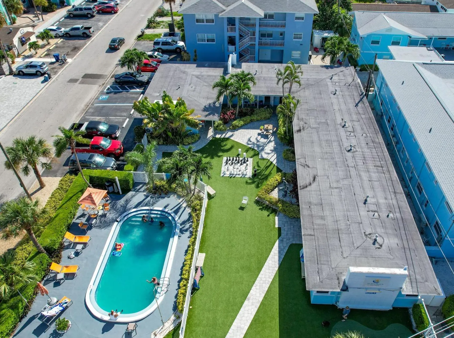 Property building in St. Pete Beach Suites
