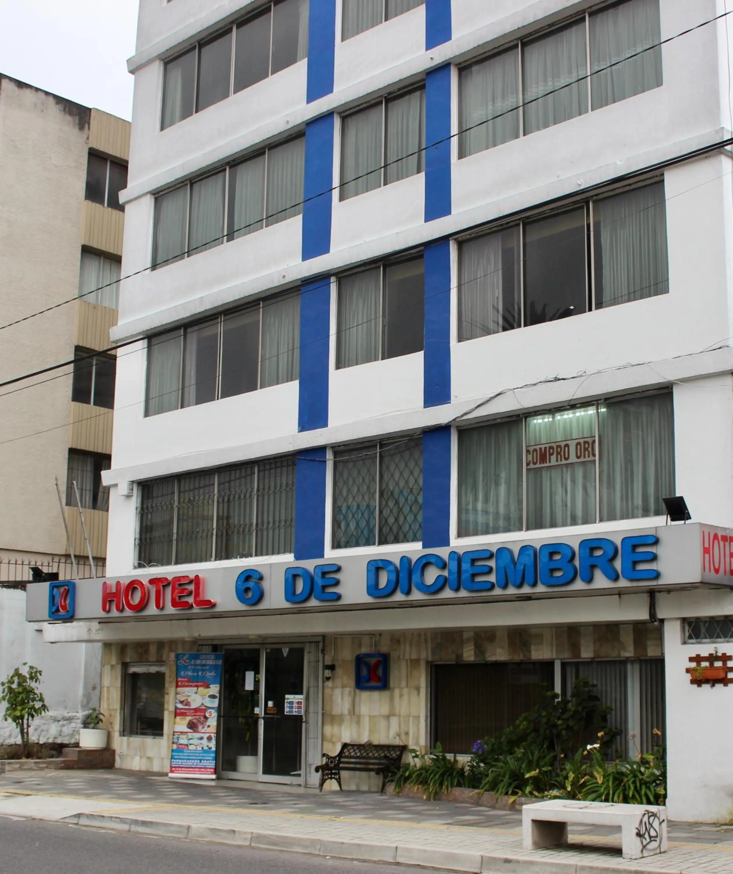Property building in Hotel 6 De Diciembre