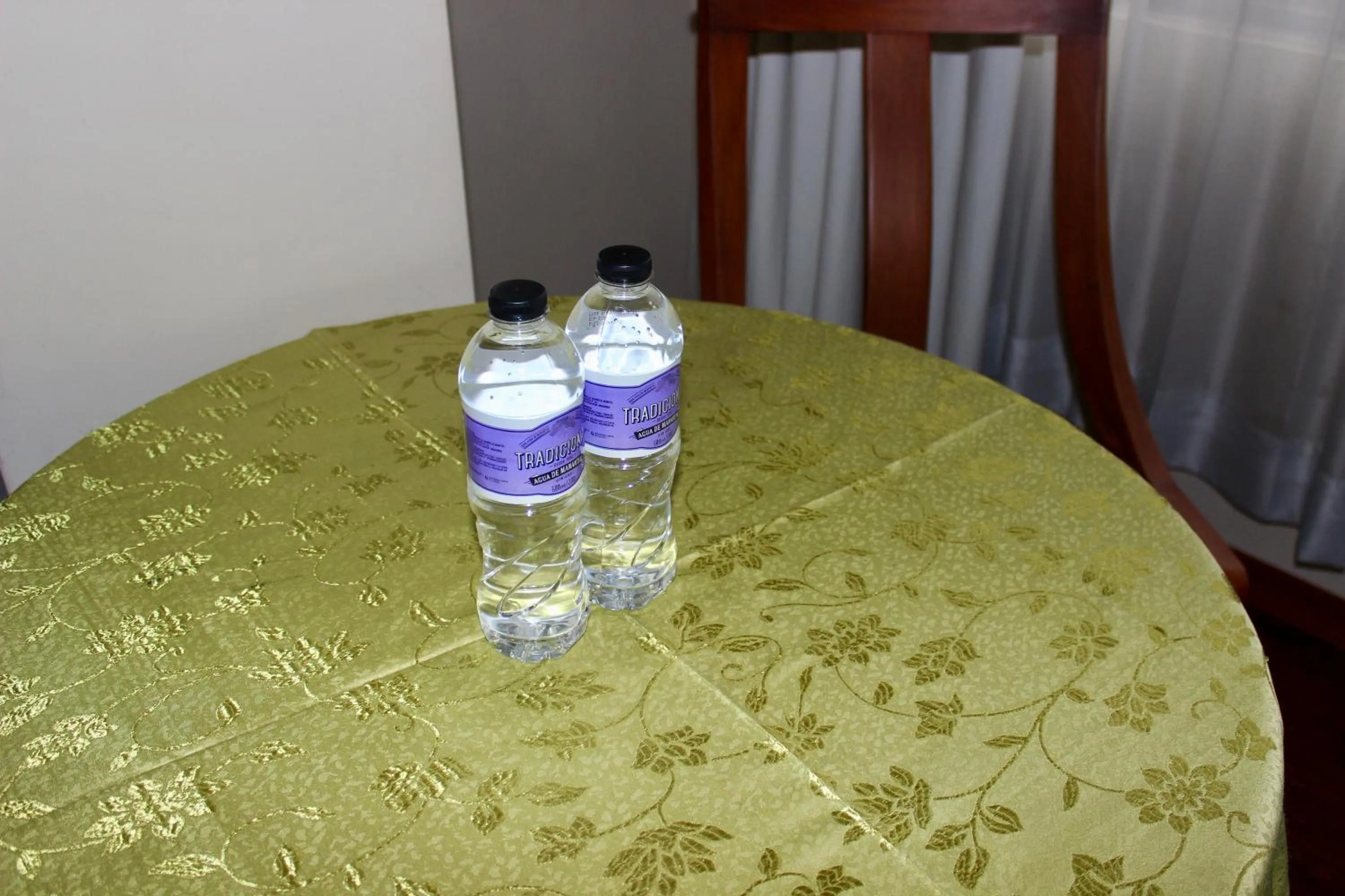 Bedroom in Hotel 6 De Diciembre