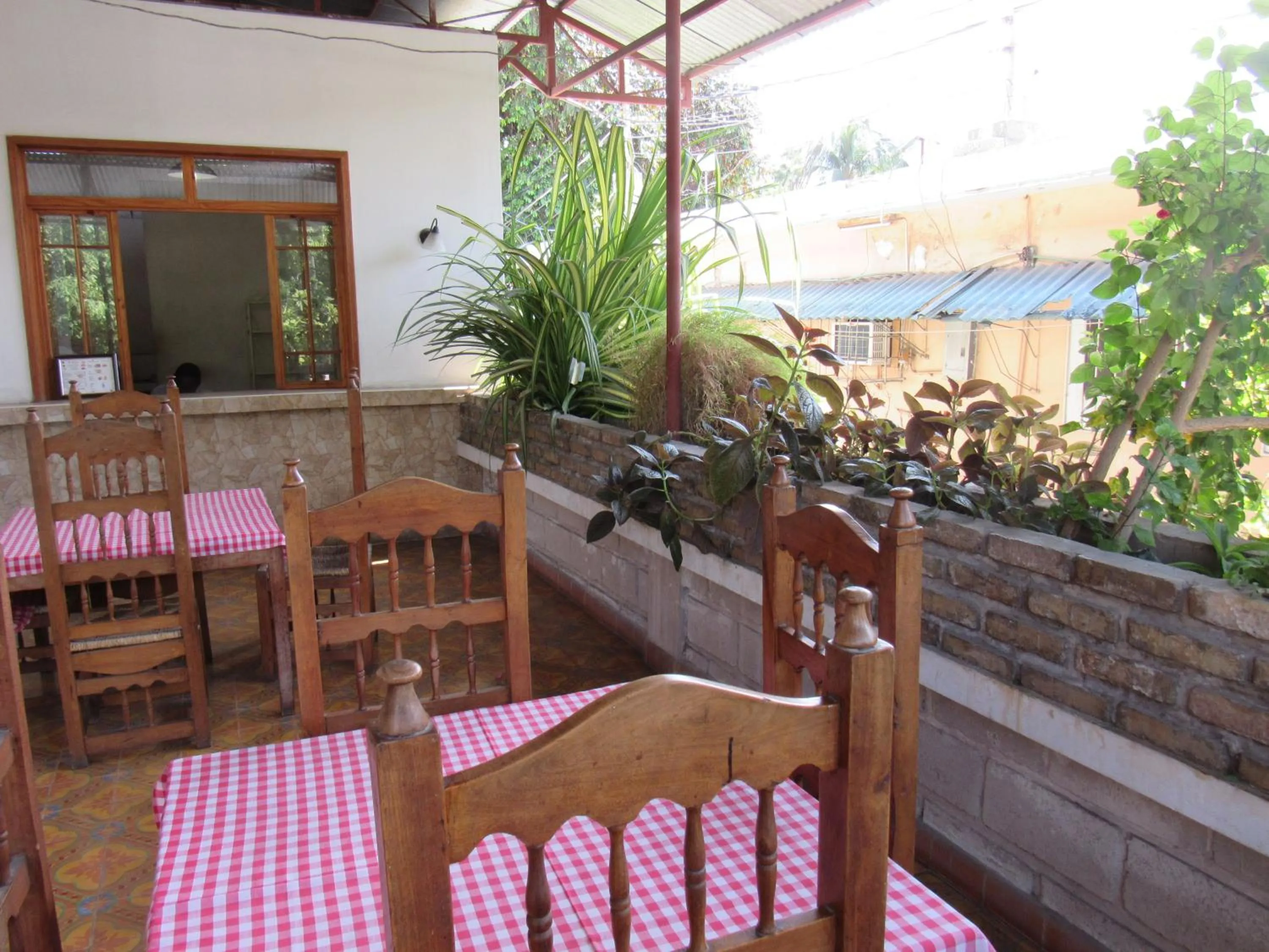 Restaurant/places to eat in Park Hotel