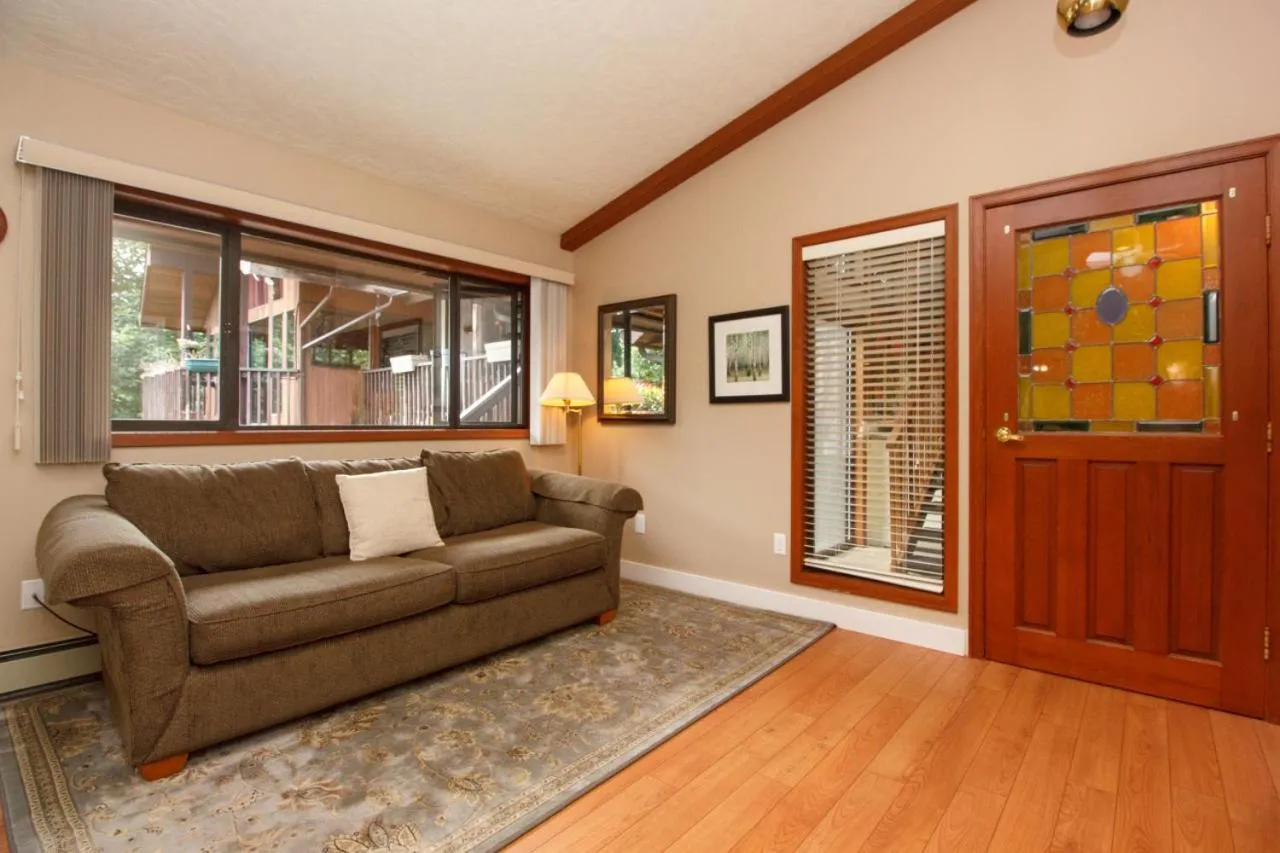 Coles Bay Vacation Retreat