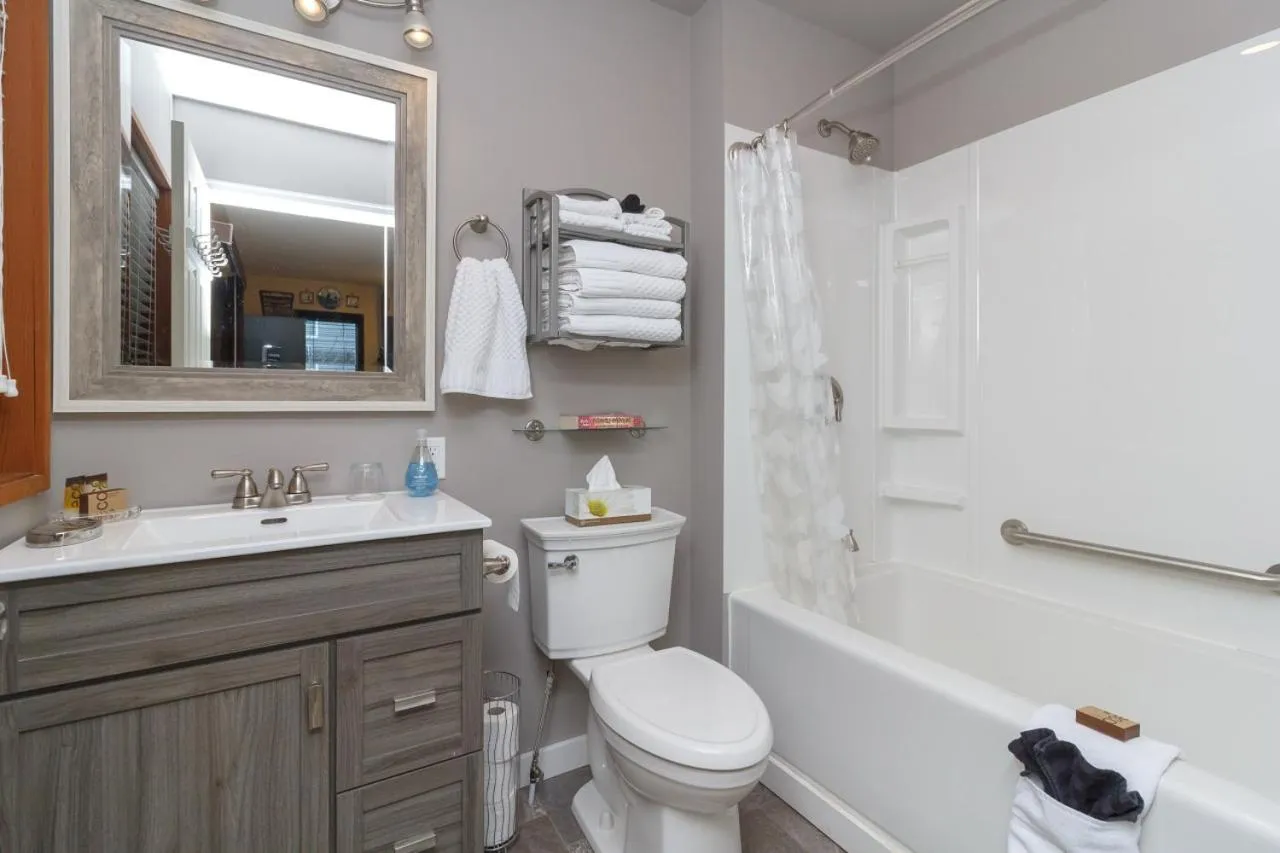 Shower in Coles Bay Vacation Retreat