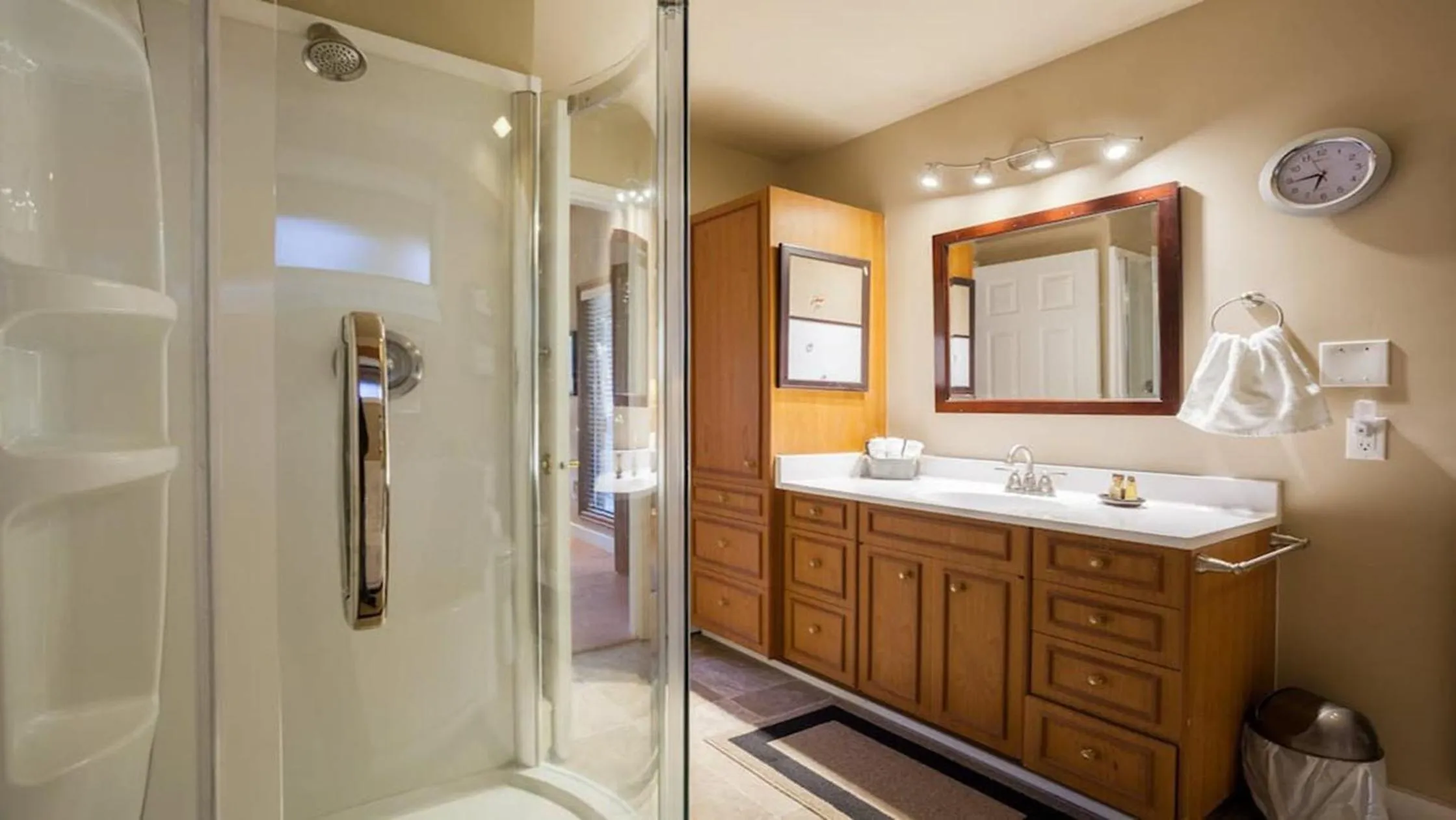 Kitchen or kitchenette in Coles Bay Vacation Retreat