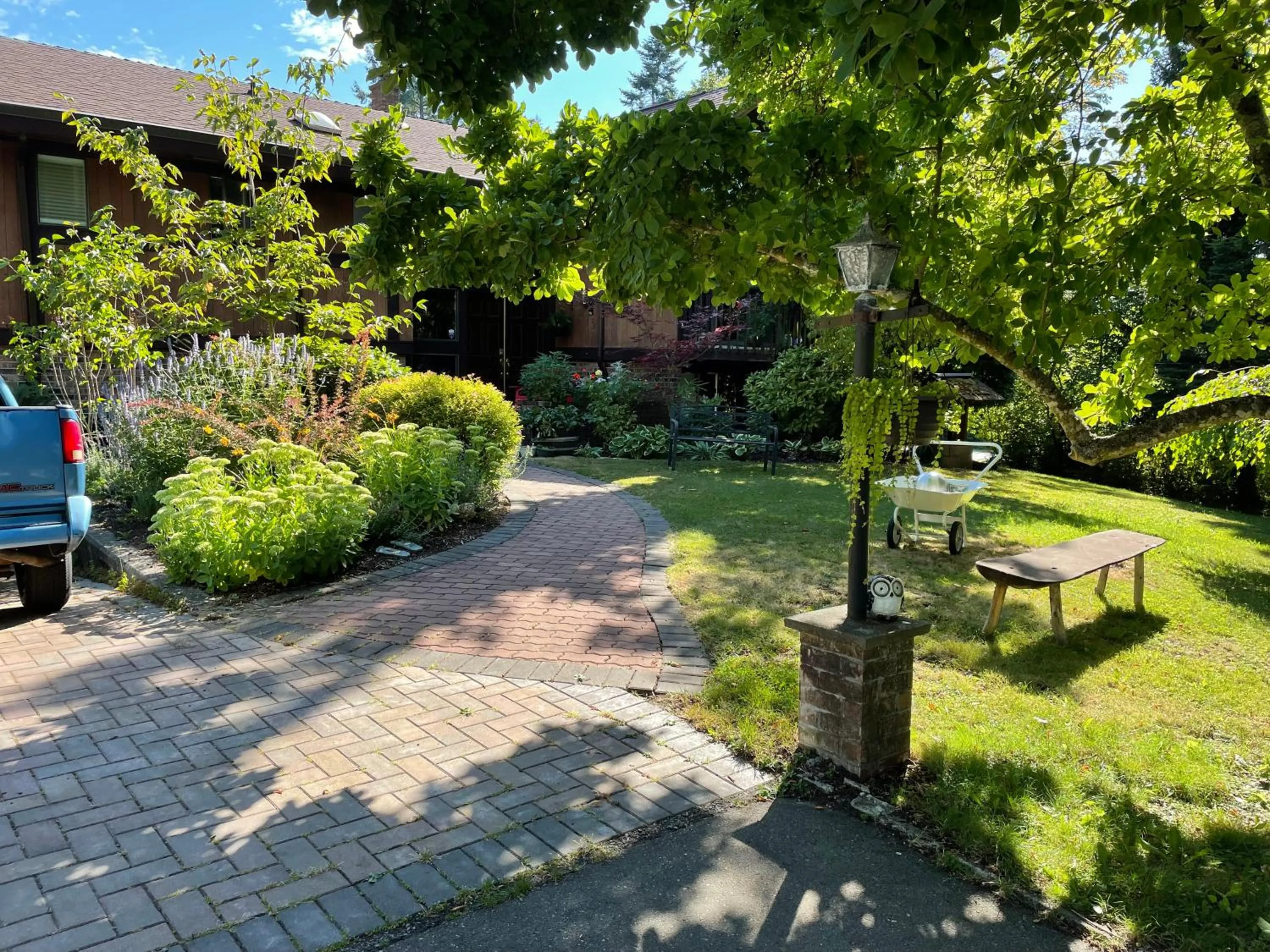 Garden in Coles Bay Vacation Retreat