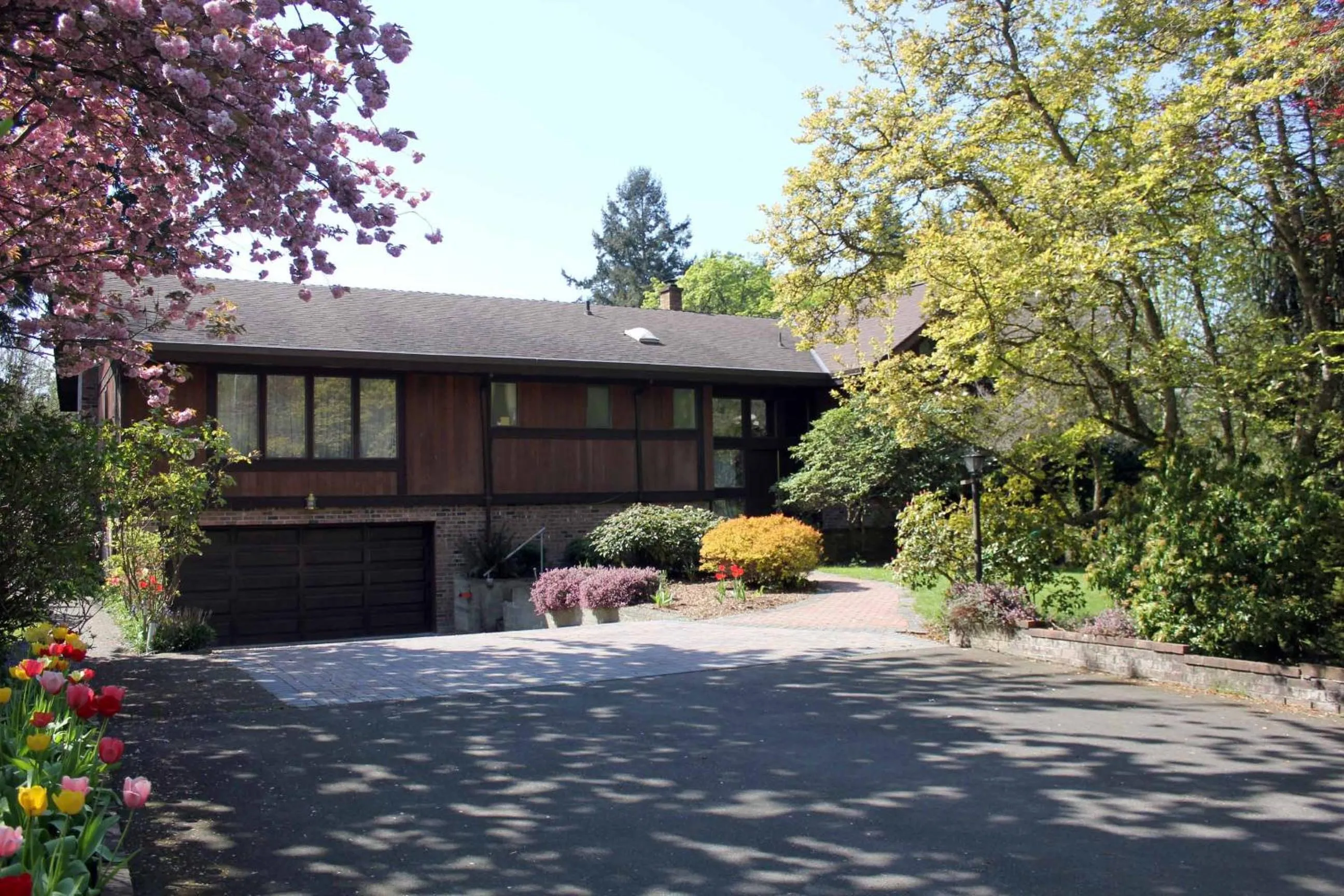 Property building in Coles Bay Vacation Retreat