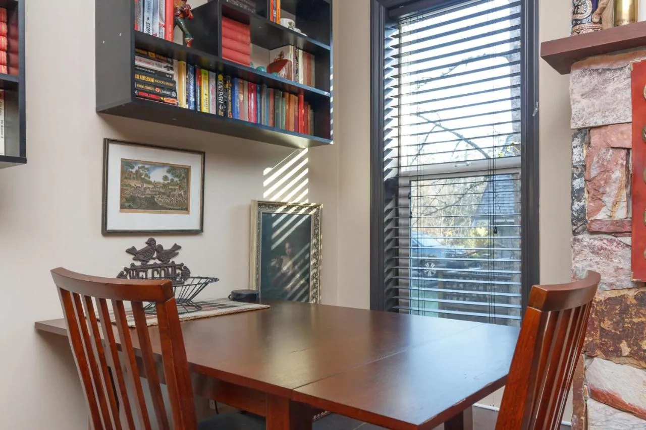 Coles Bay Vacation Retreat