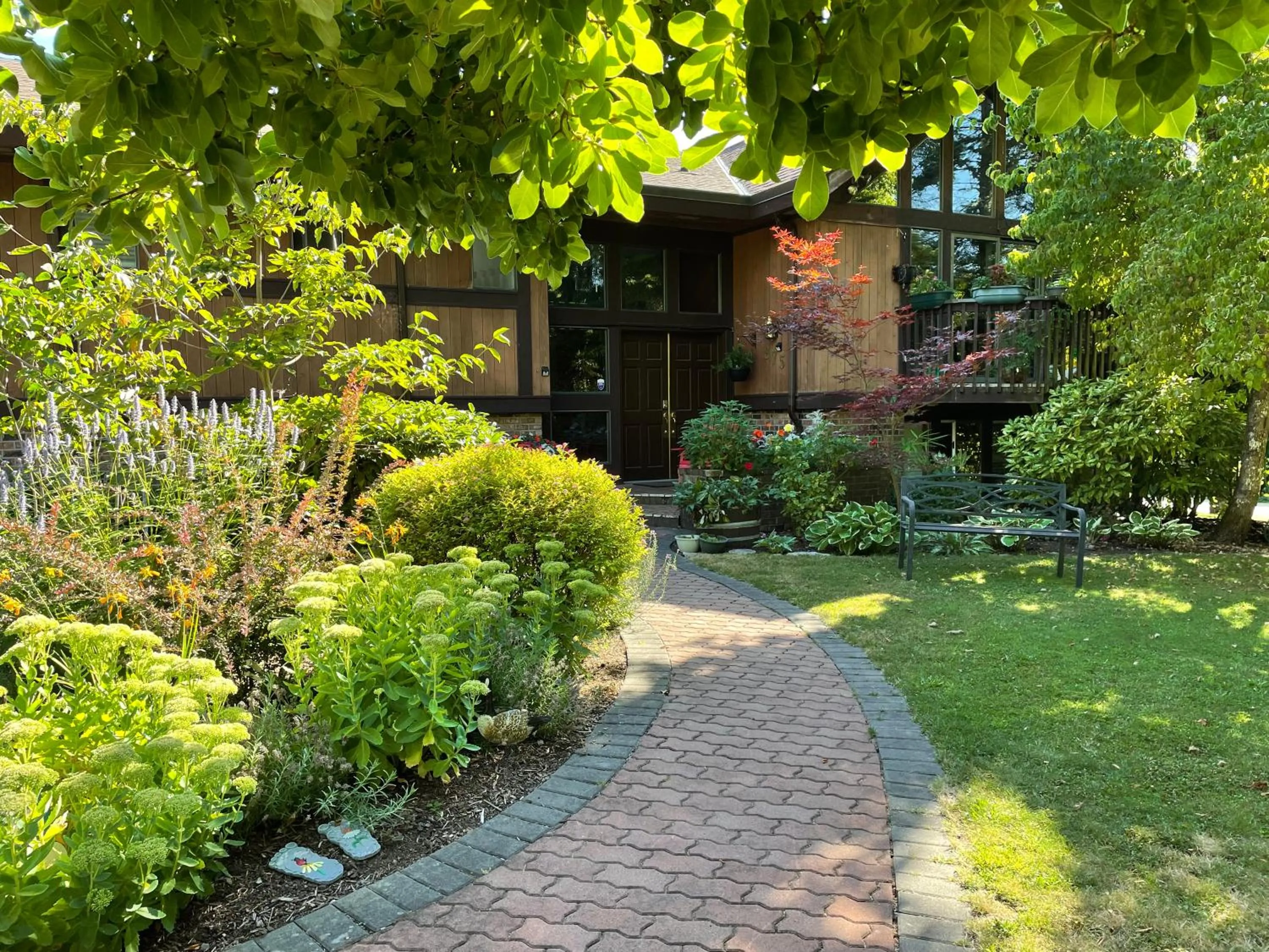Garden in Coles Bay Vacation Retreat