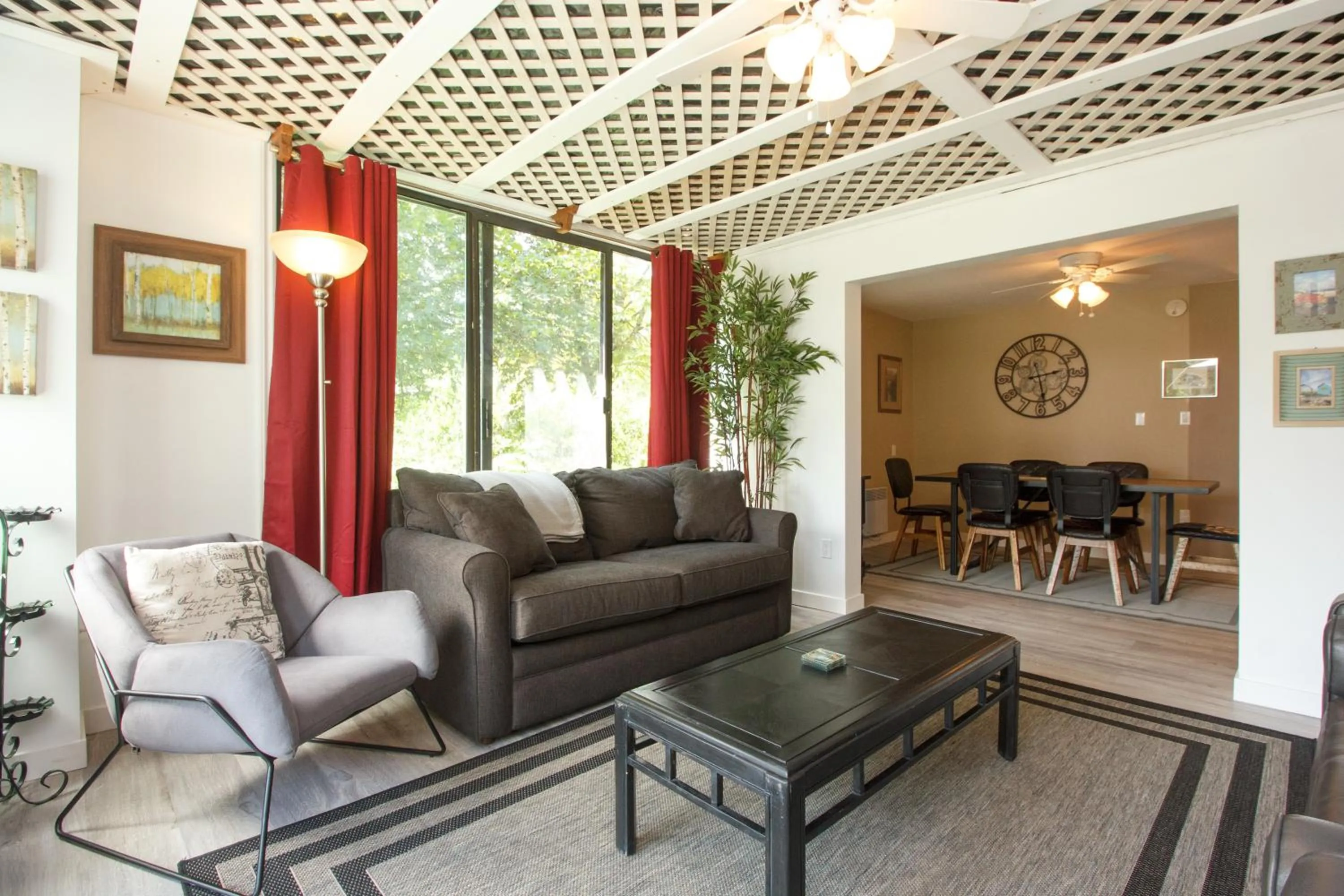 Living room in Coles Bay Vacation Retreat