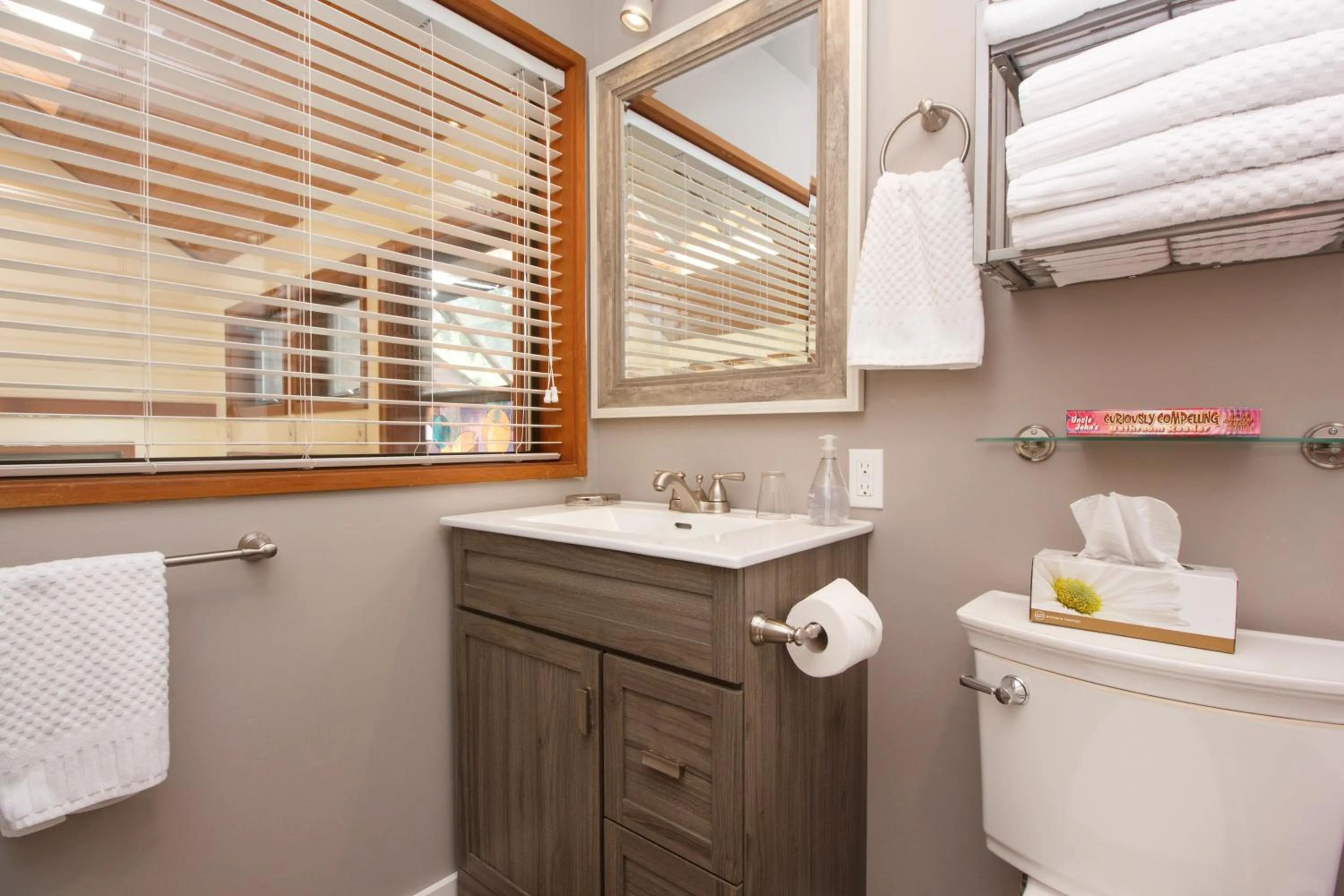 Shower in Coles Bay Vacation Retreat