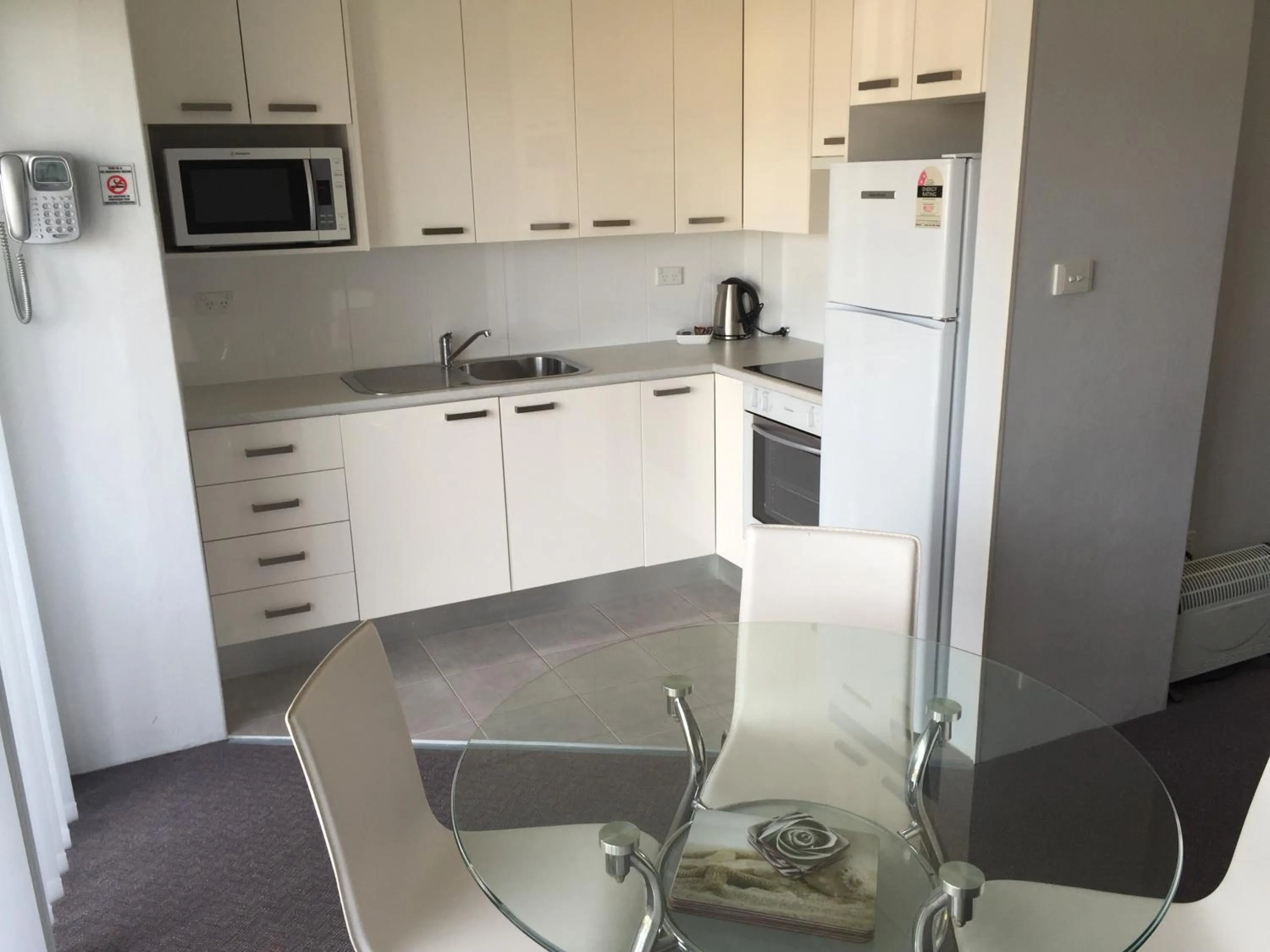 Kitchen or kitchenette in Aquarius Apartments Mollymook