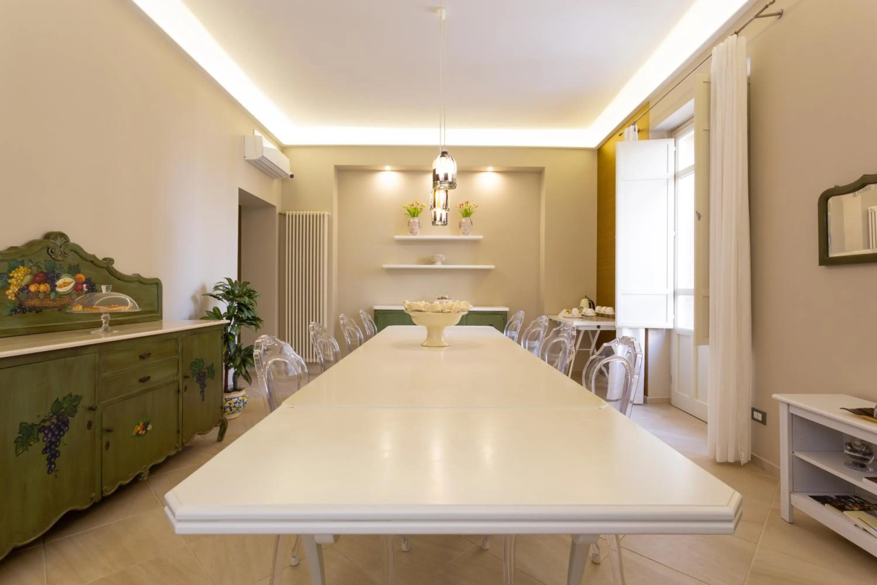 Communal lounge/ TV room in Maecò Ortigia B&B - Hospitality & Charming Rooms