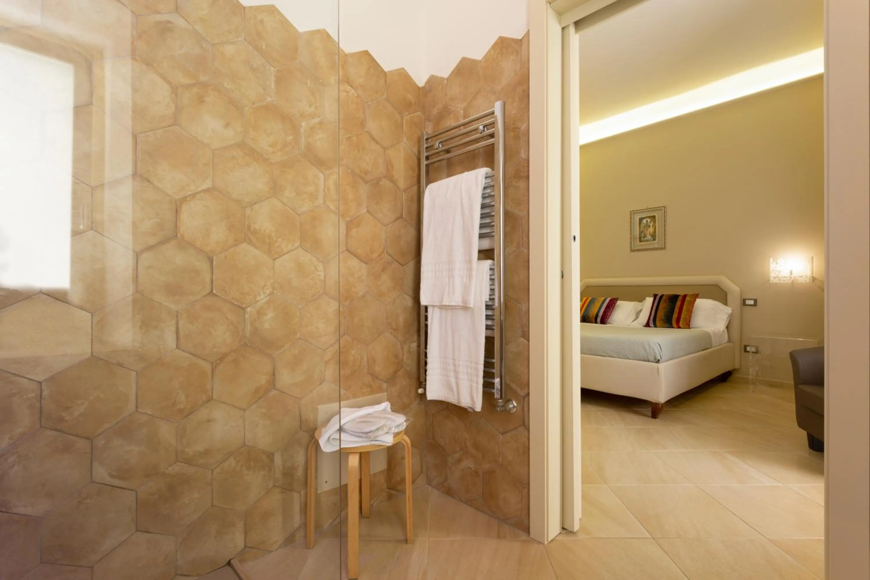 Bathroom, Bed in Maecò Ortigia B&B - Hospitality & Charming Rooms