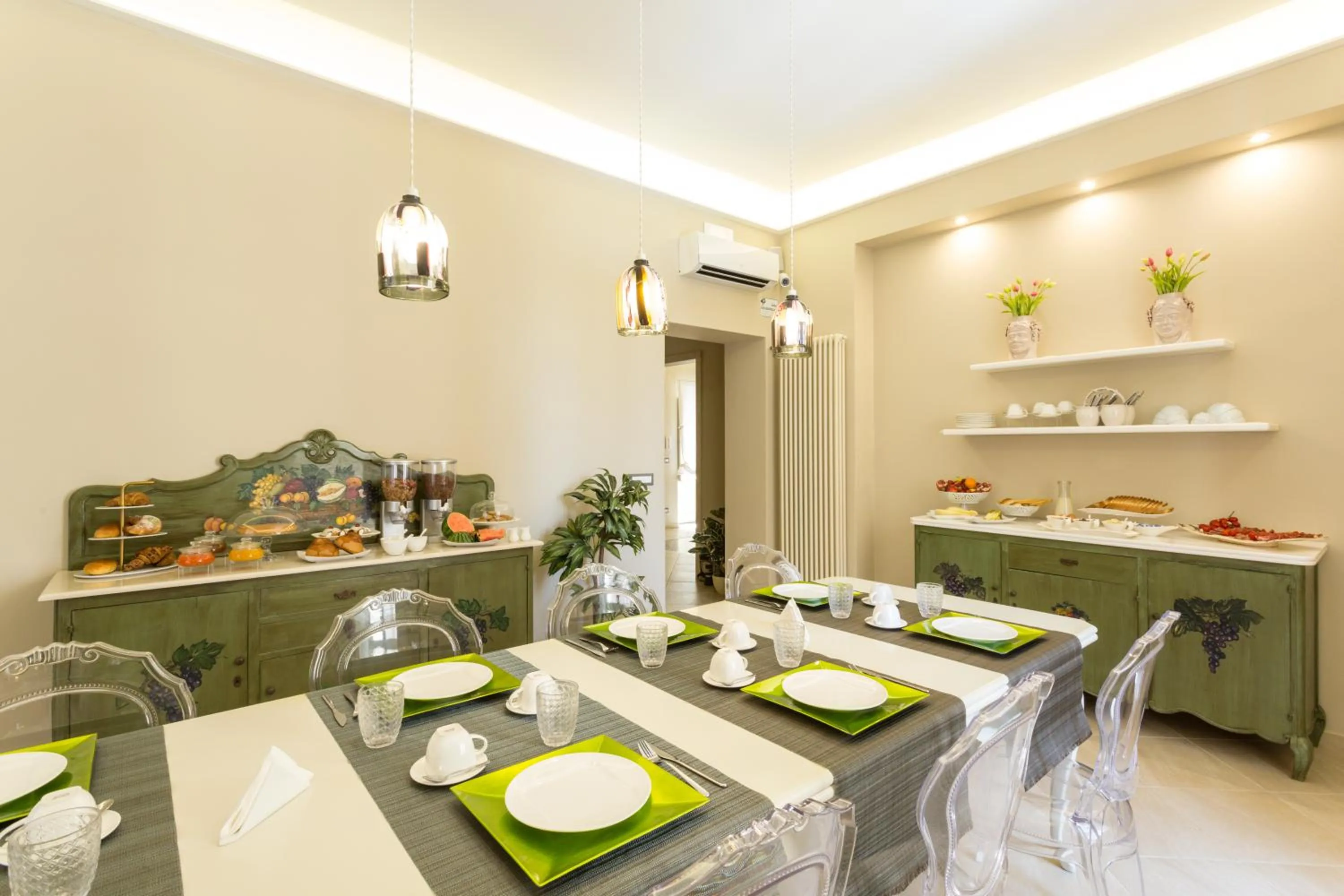 Breakfast in Maecò Ortigia B&B - Hospitality & Charming Rooms