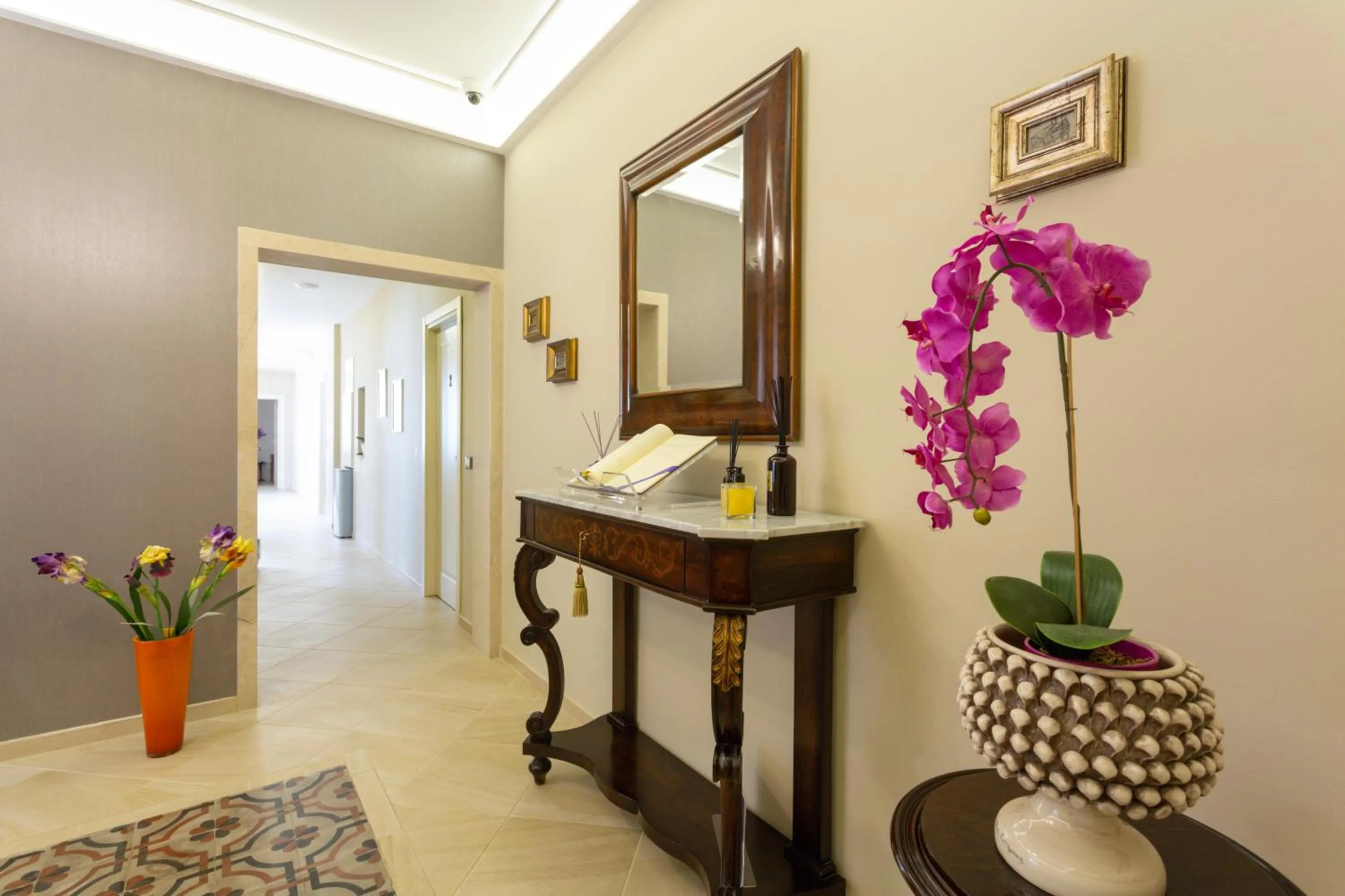 Lobby or reception in Maecò Ortigia B&B - Hospitality & Charming Rooms