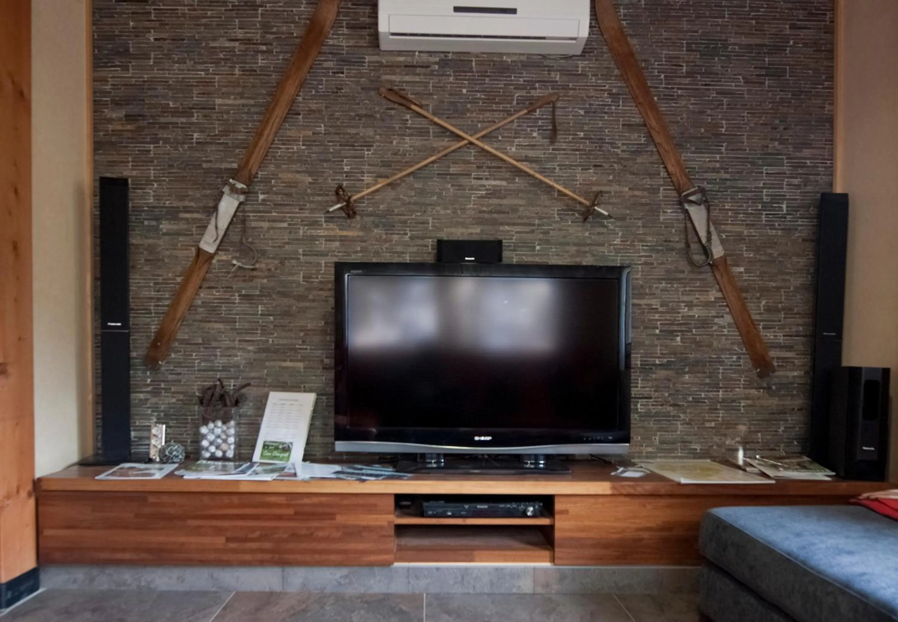 Communal lounge/ TV room in Can Congost