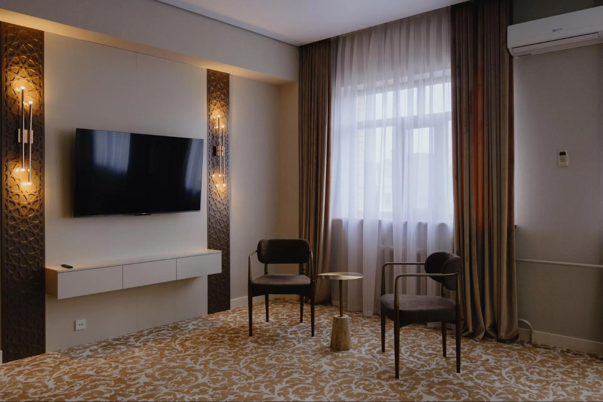 TV and multimedia in Boutique Hotel Tomiris