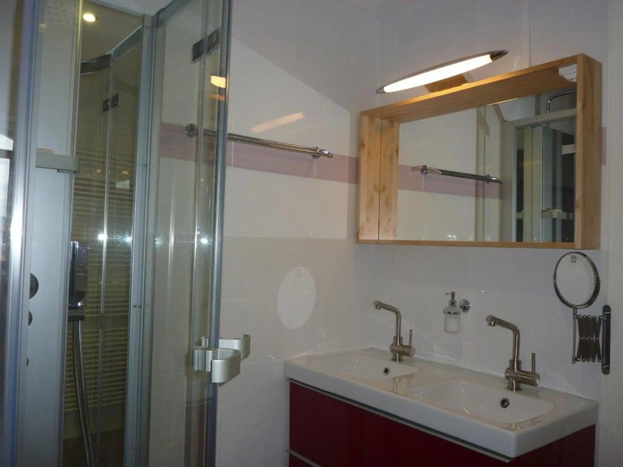 Bathroom in Chambres d'Hôtes L'Enclos des Jacobins