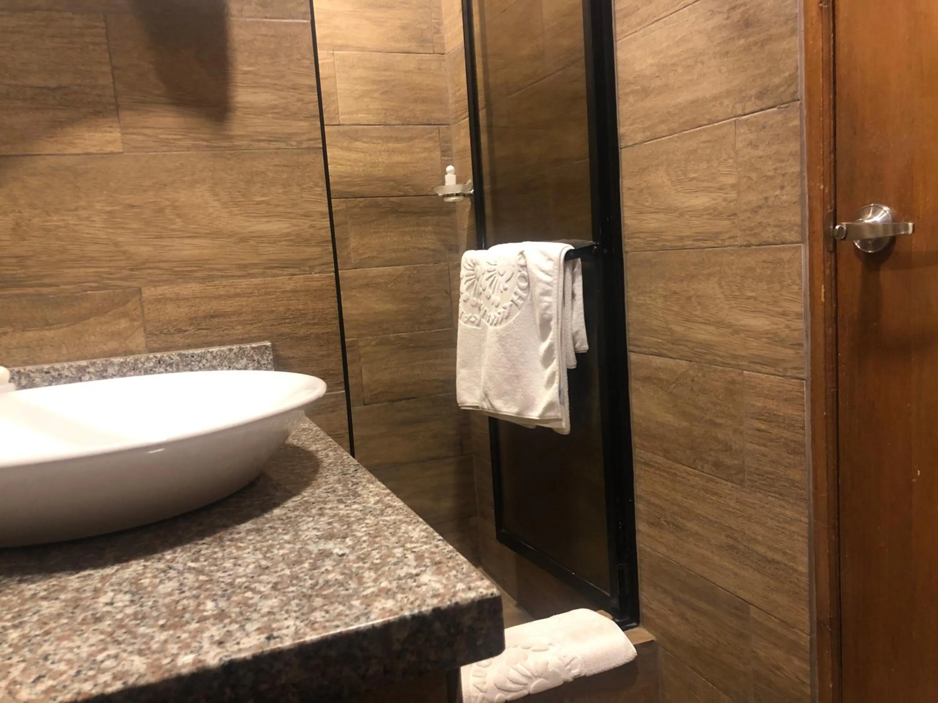 Bathroom in Hotel Ambassador