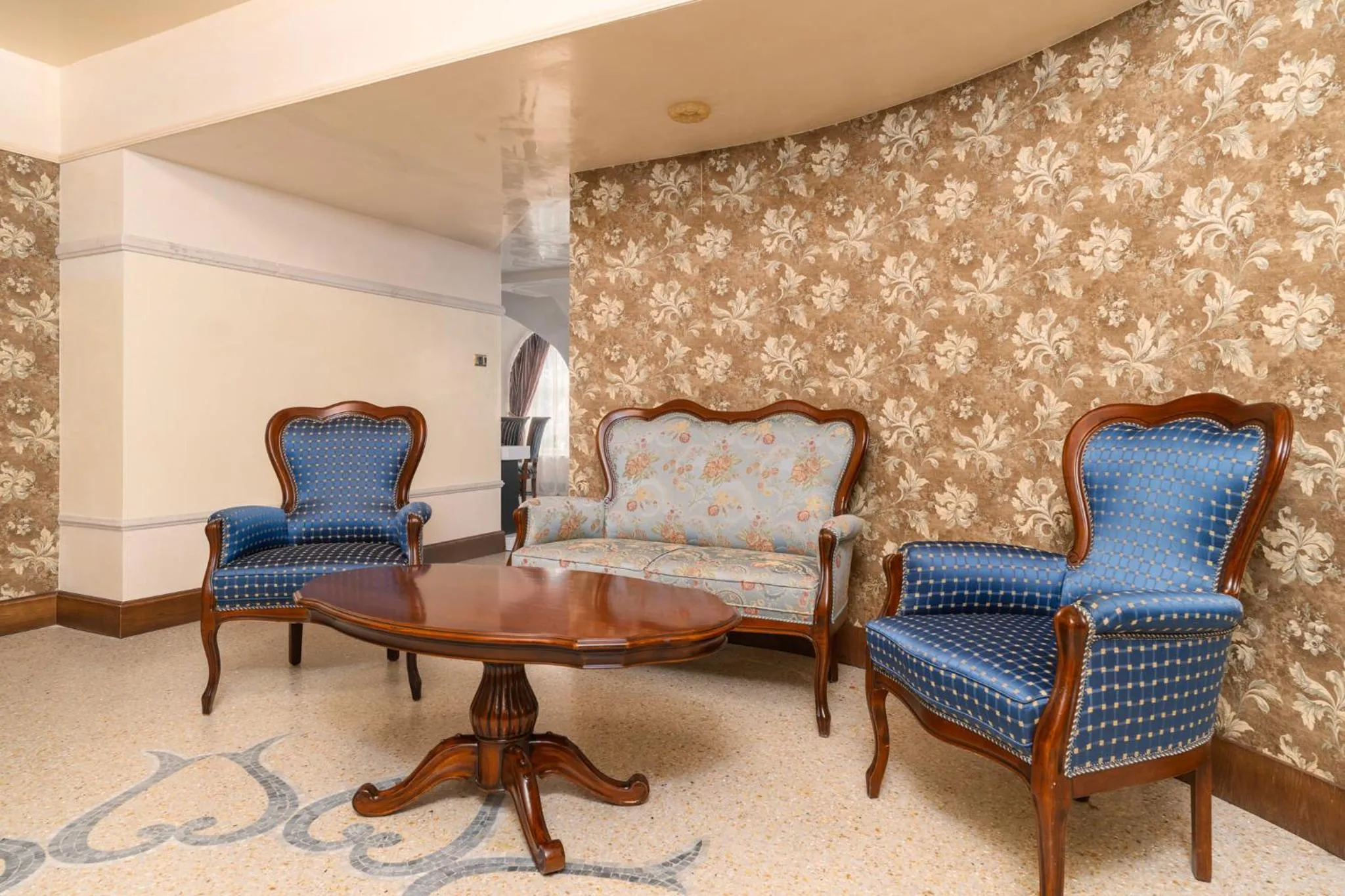 Seating area in Festa Winter Palace Hotel