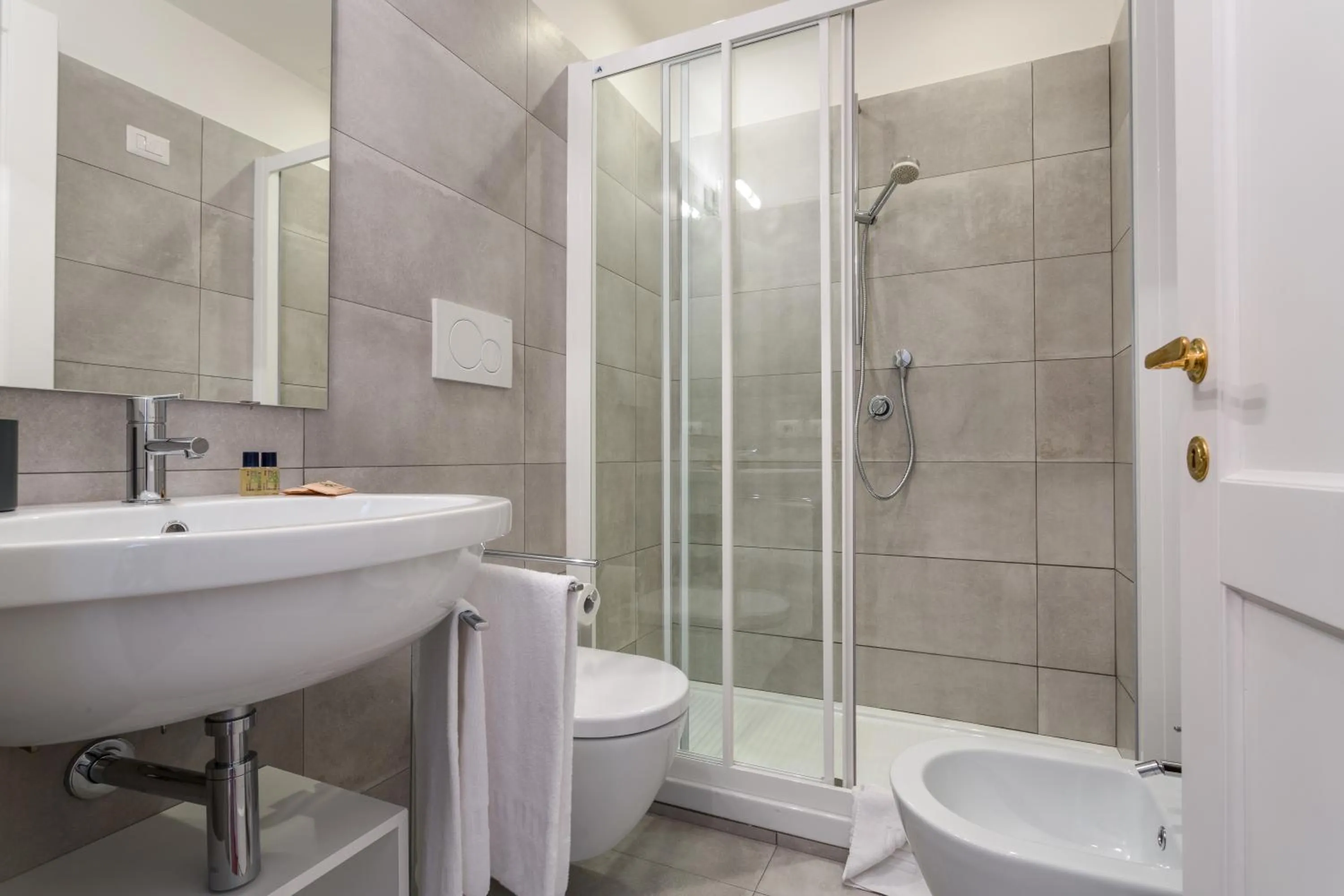 Shower in Rome as you feel - Grotta Pinta apartments