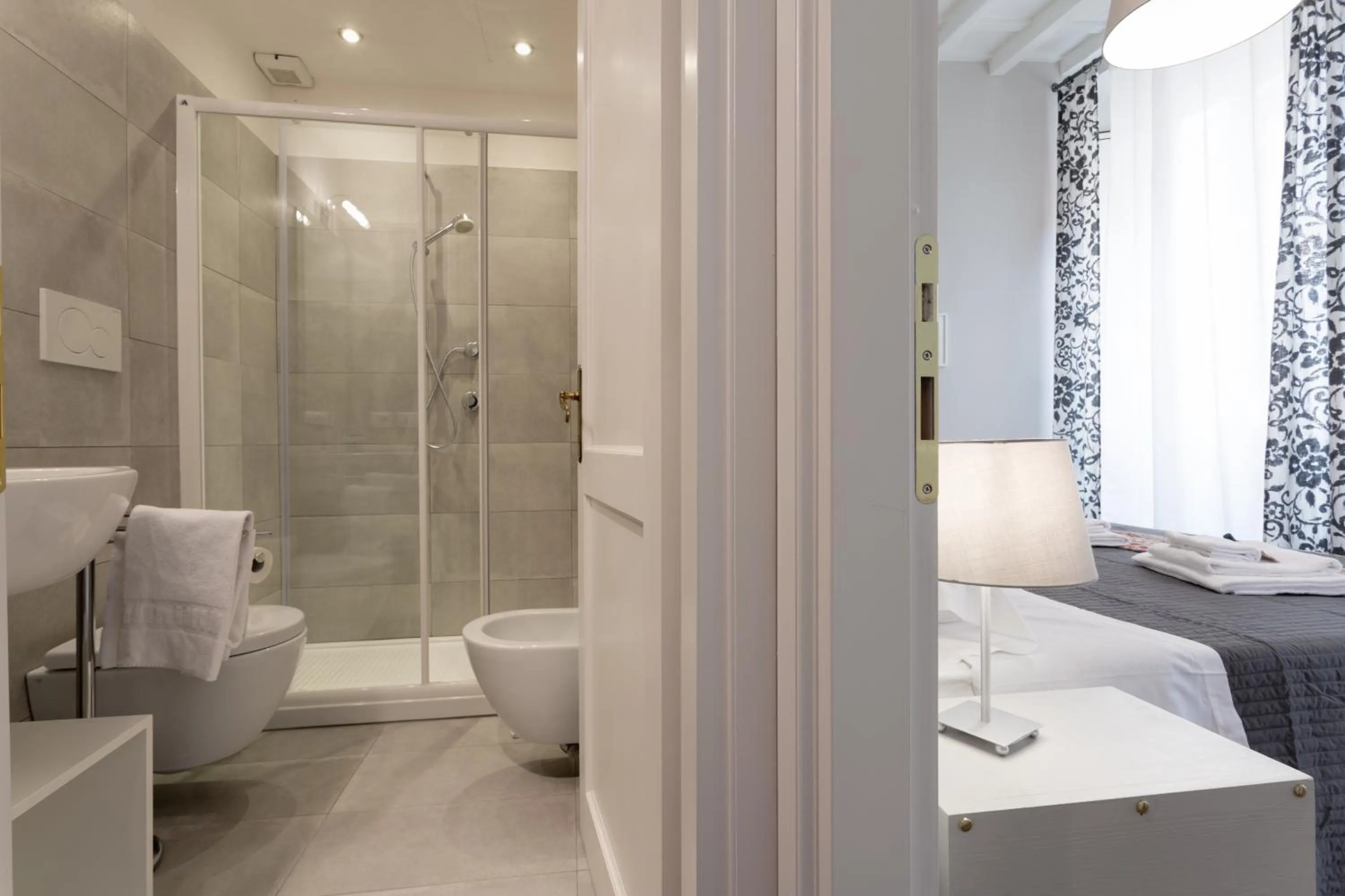 Shower in Rome as you feel - Grotta Pinta apartments