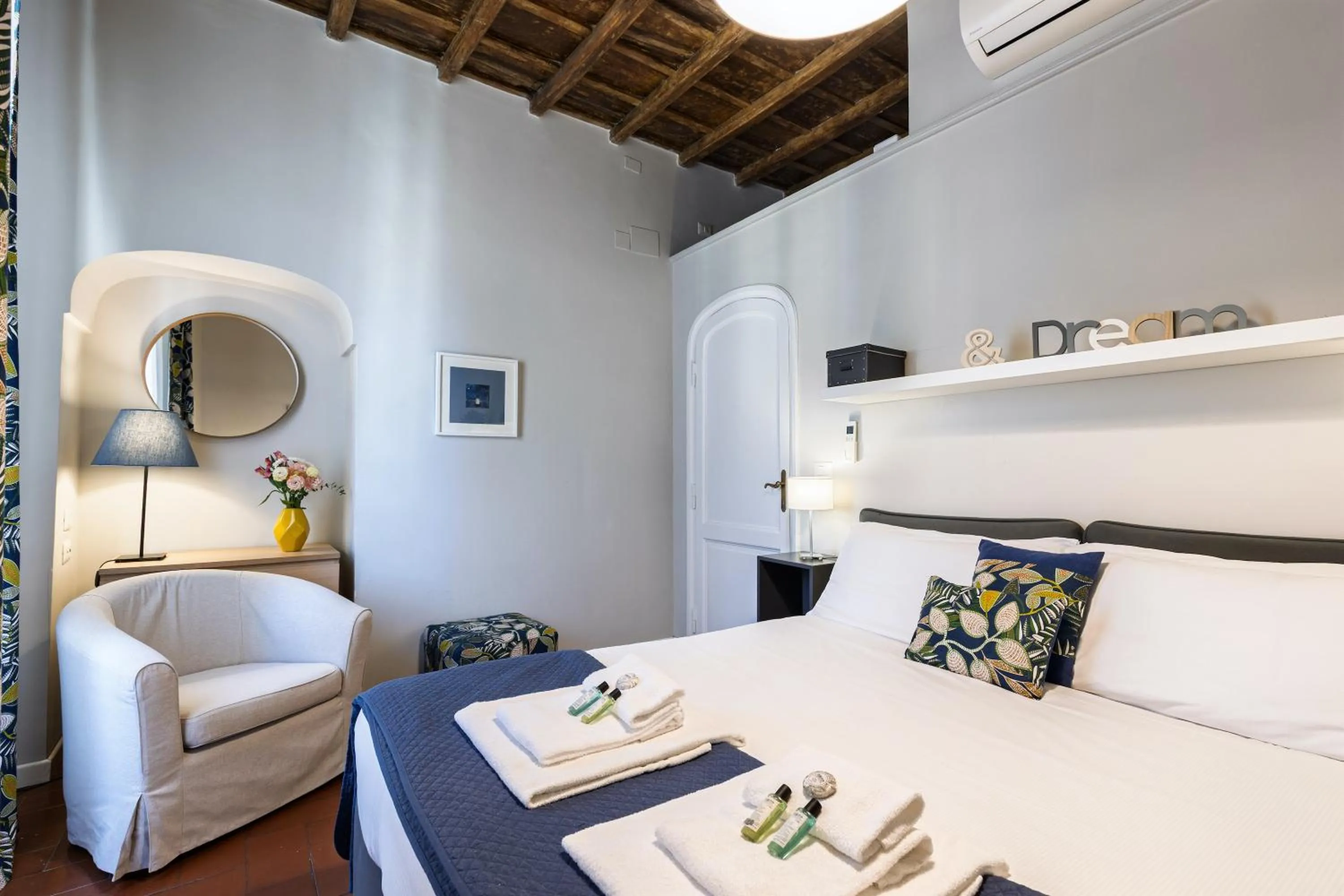 Bedroom, Bed in Rome as you feel - Grotta Pinta apartments