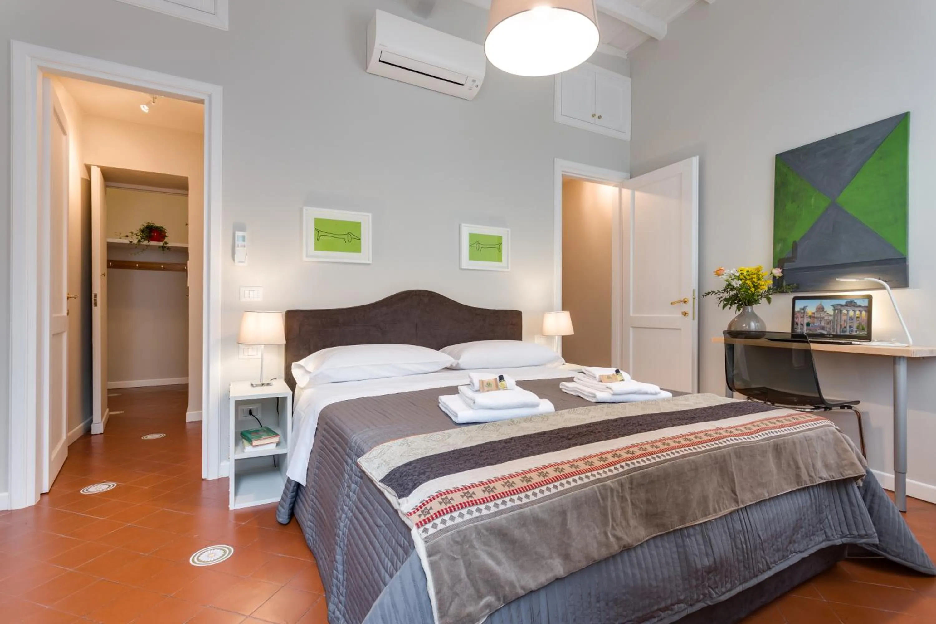 Photo of the whole room, Bed in Rome as you feel - Grotta Pinta apartments