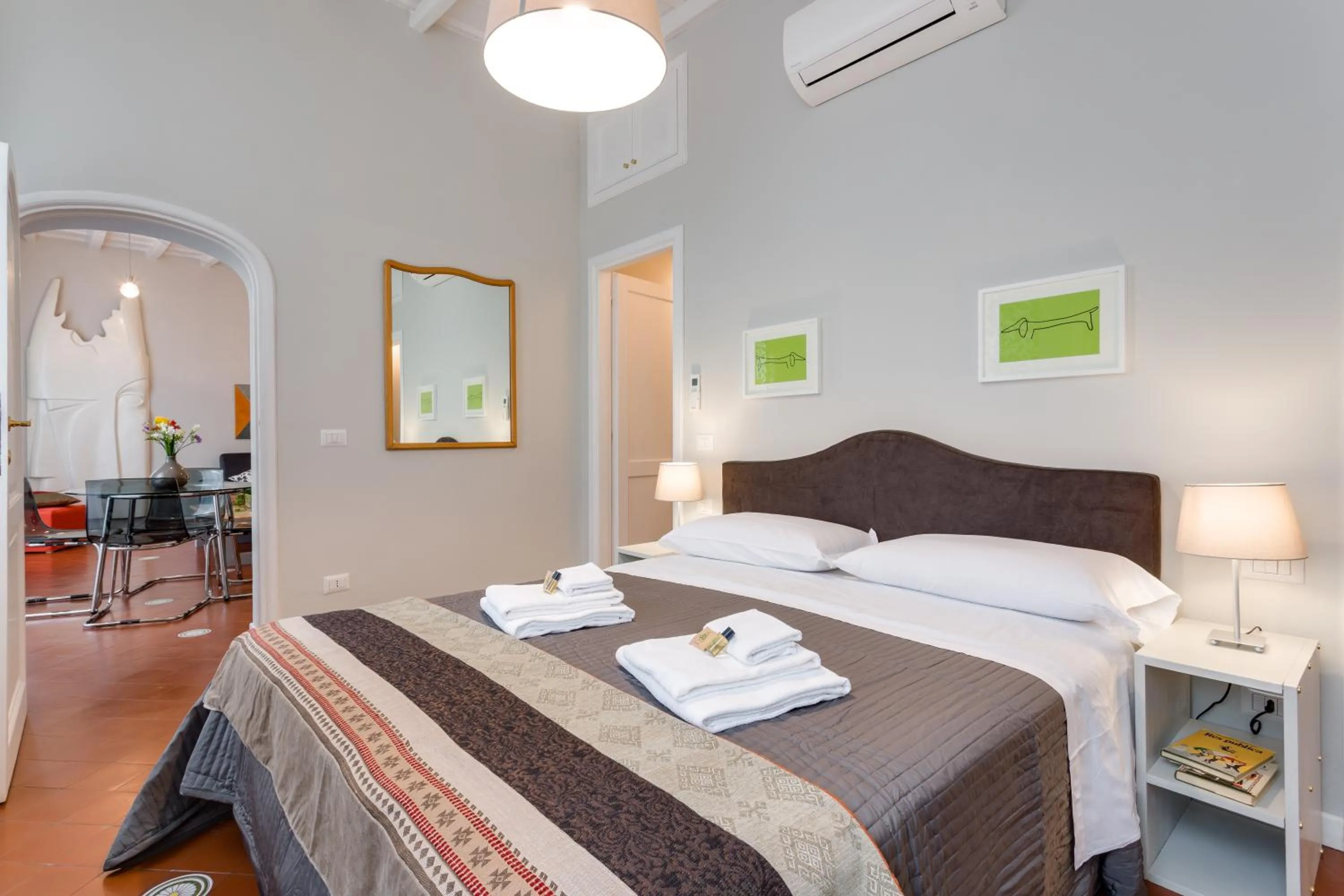 Photo of the whole room, Bed in Rome as you feel - Grotta Pinta apartments