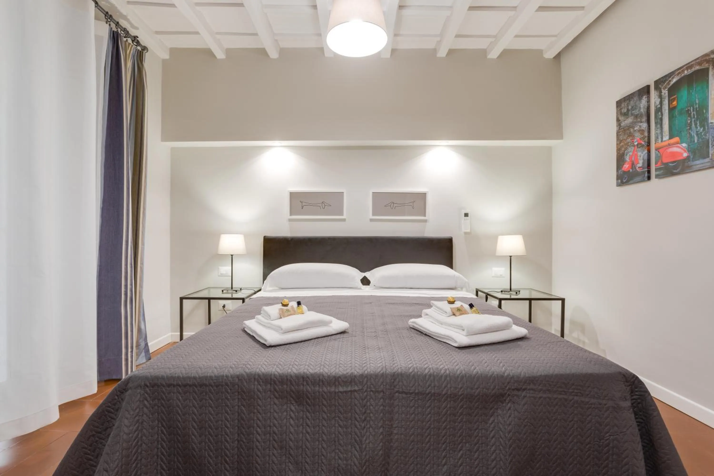 Photo of the whole room, Bed in Rome as you feel - Grotta Pinta apartments