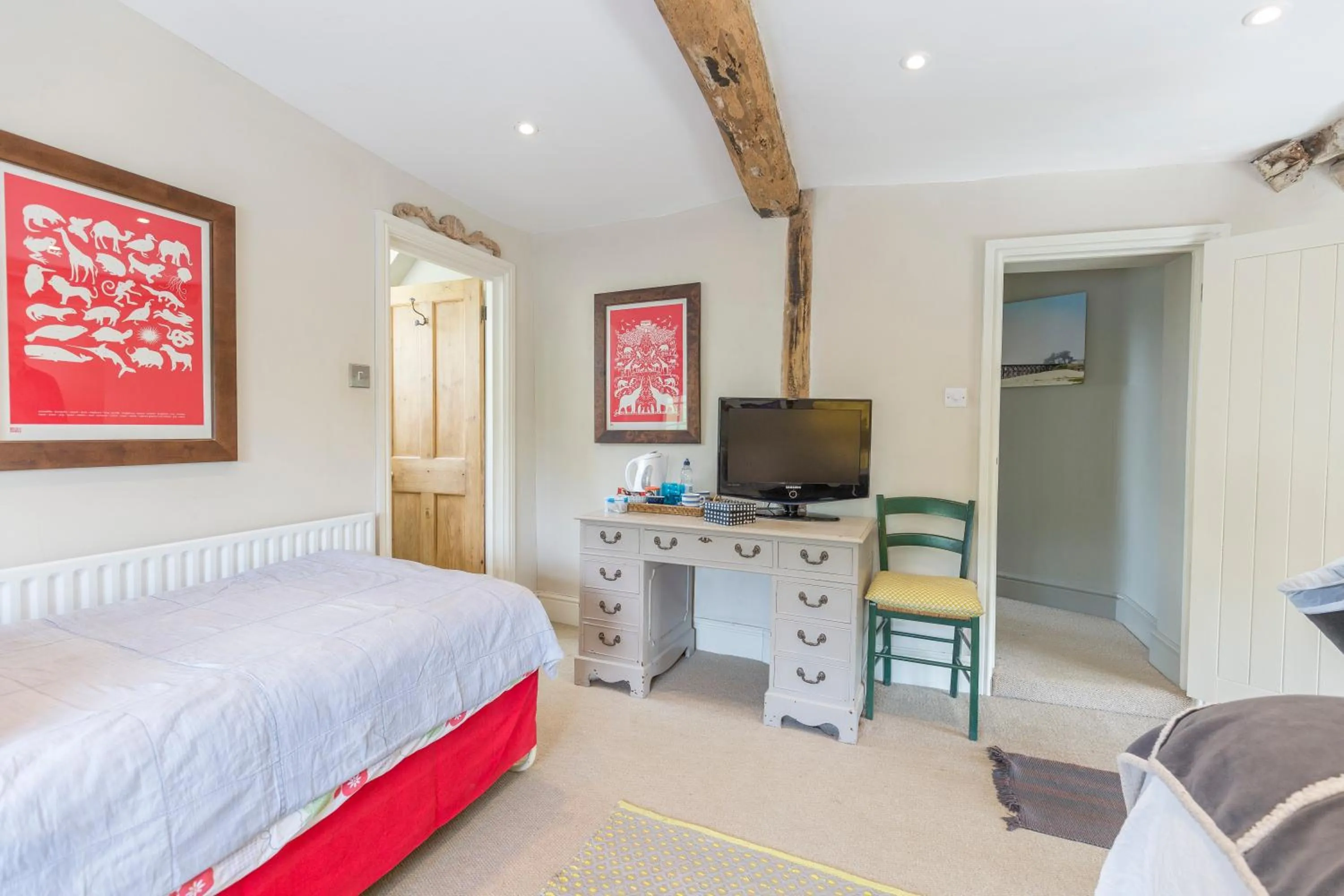 TV and multimedia, Bed in Church End Cottage