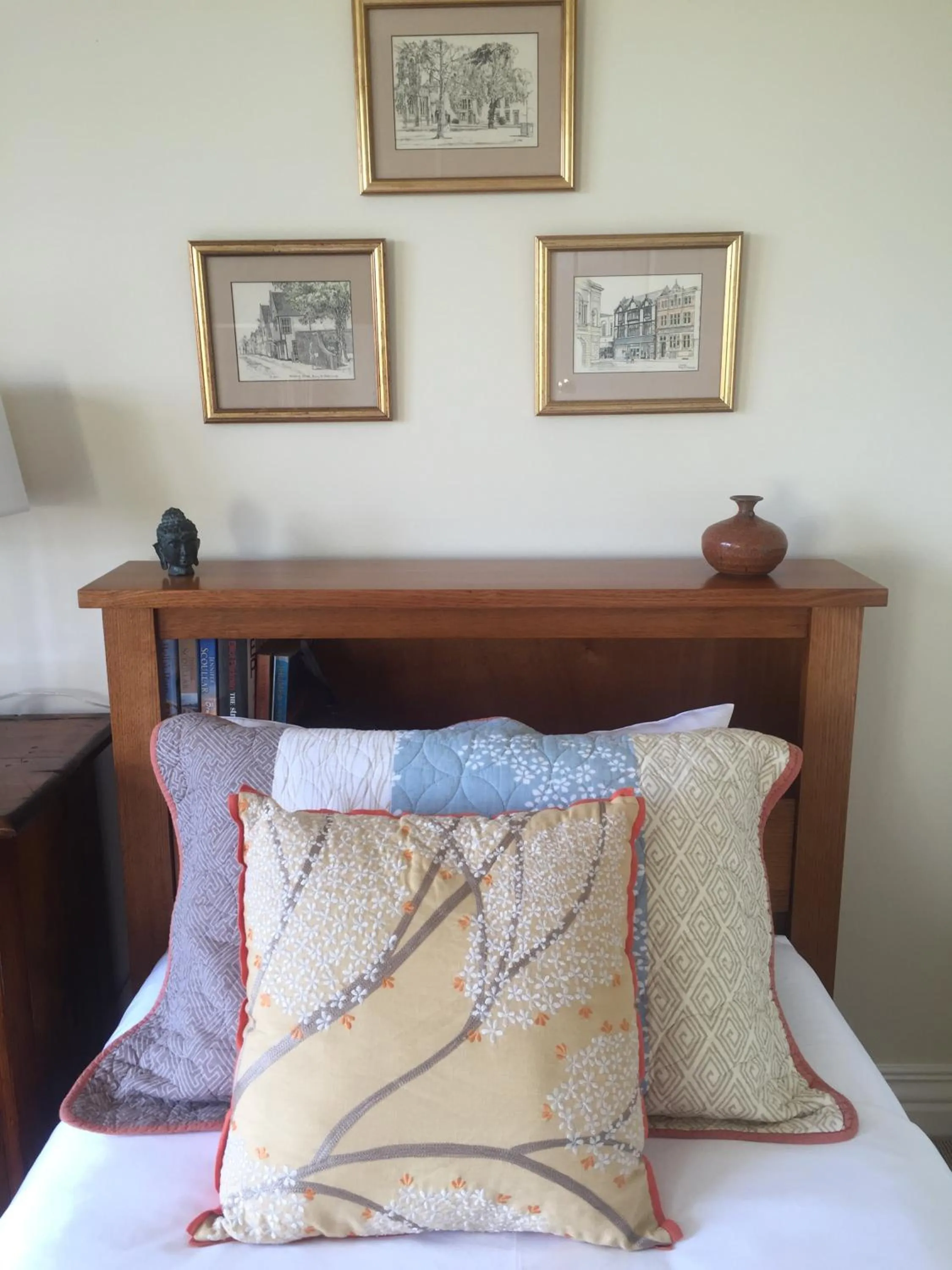 Bedroom, Bed in Llarrinda Bed & Breakfast