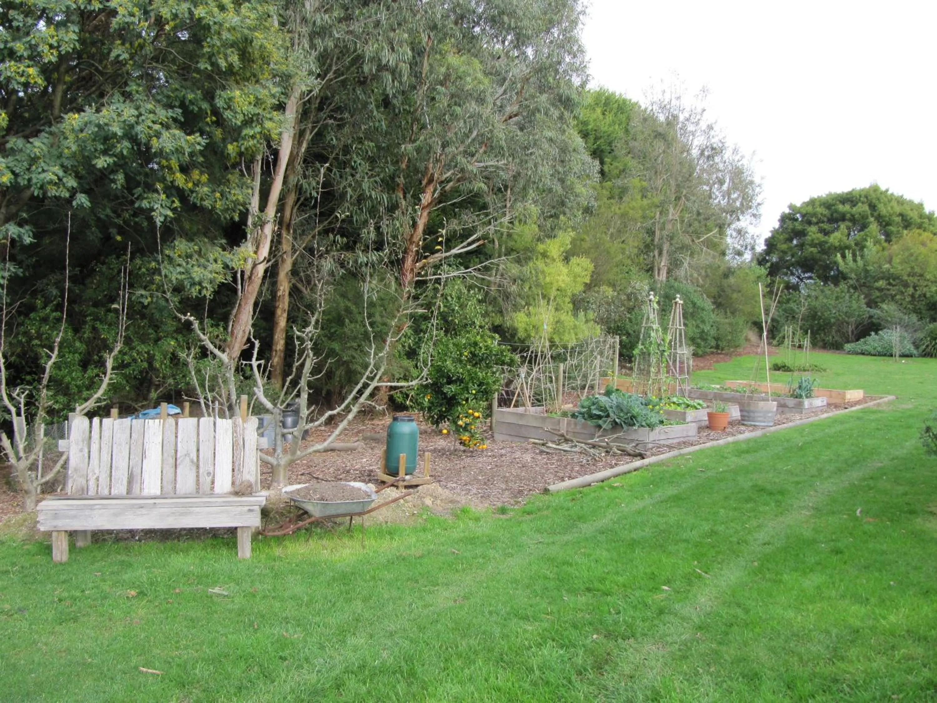 Garden in Llarrinda Bed & Breakfast