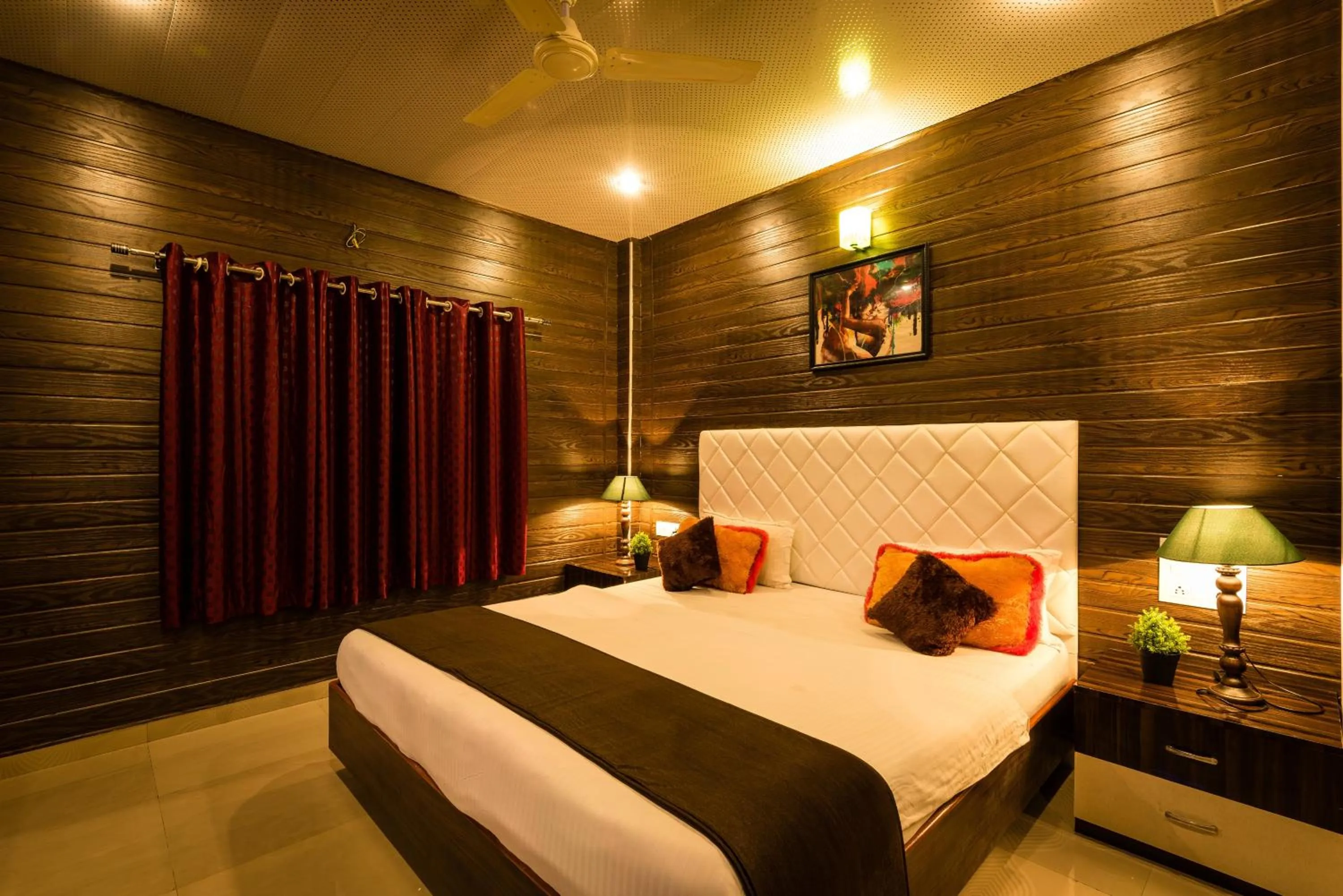 Photo of the whole room, Bed in Sai Atithi Resort